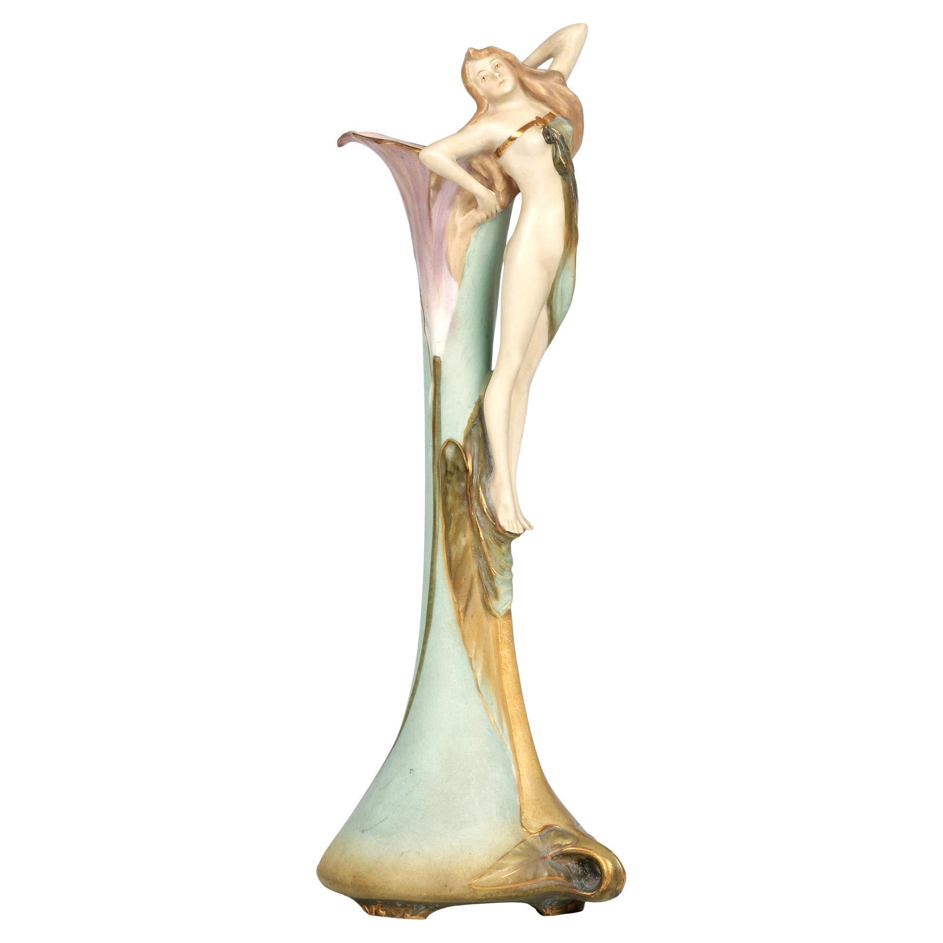 Ernst Wahliss Turn Wein Vaso di giglio figurato in stile Art Nouveau austriaco