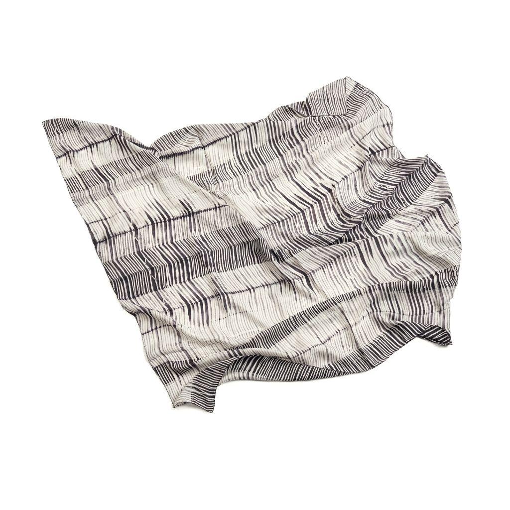 Ero Scarf in White Black Classic Shibori Print Handmade by Artisans In New Condition For Sale In Bloomfield Hills, MI