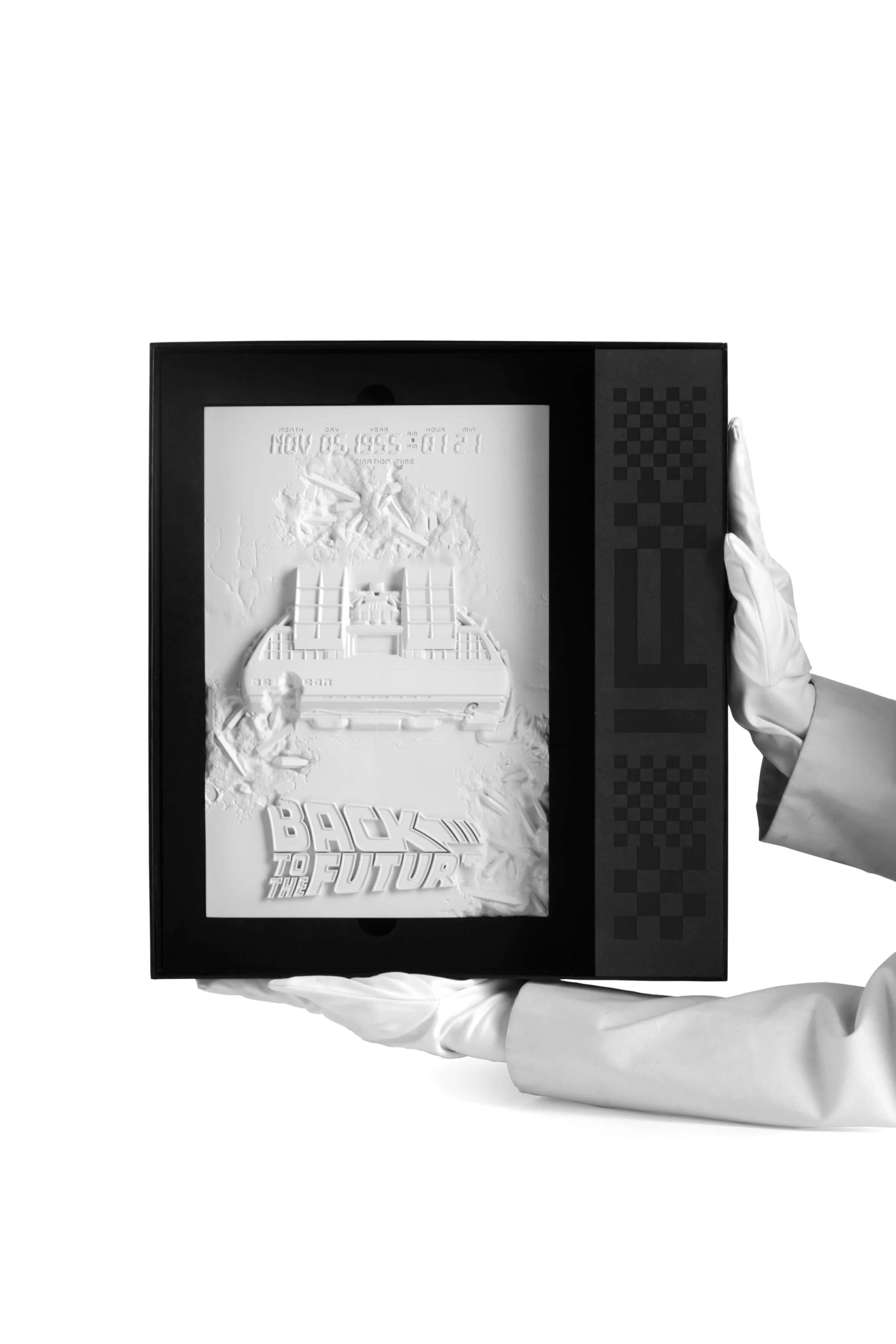 Escultura erosionada de cartel de película - Regreso al futuro de Daniel Arsham en venta 2