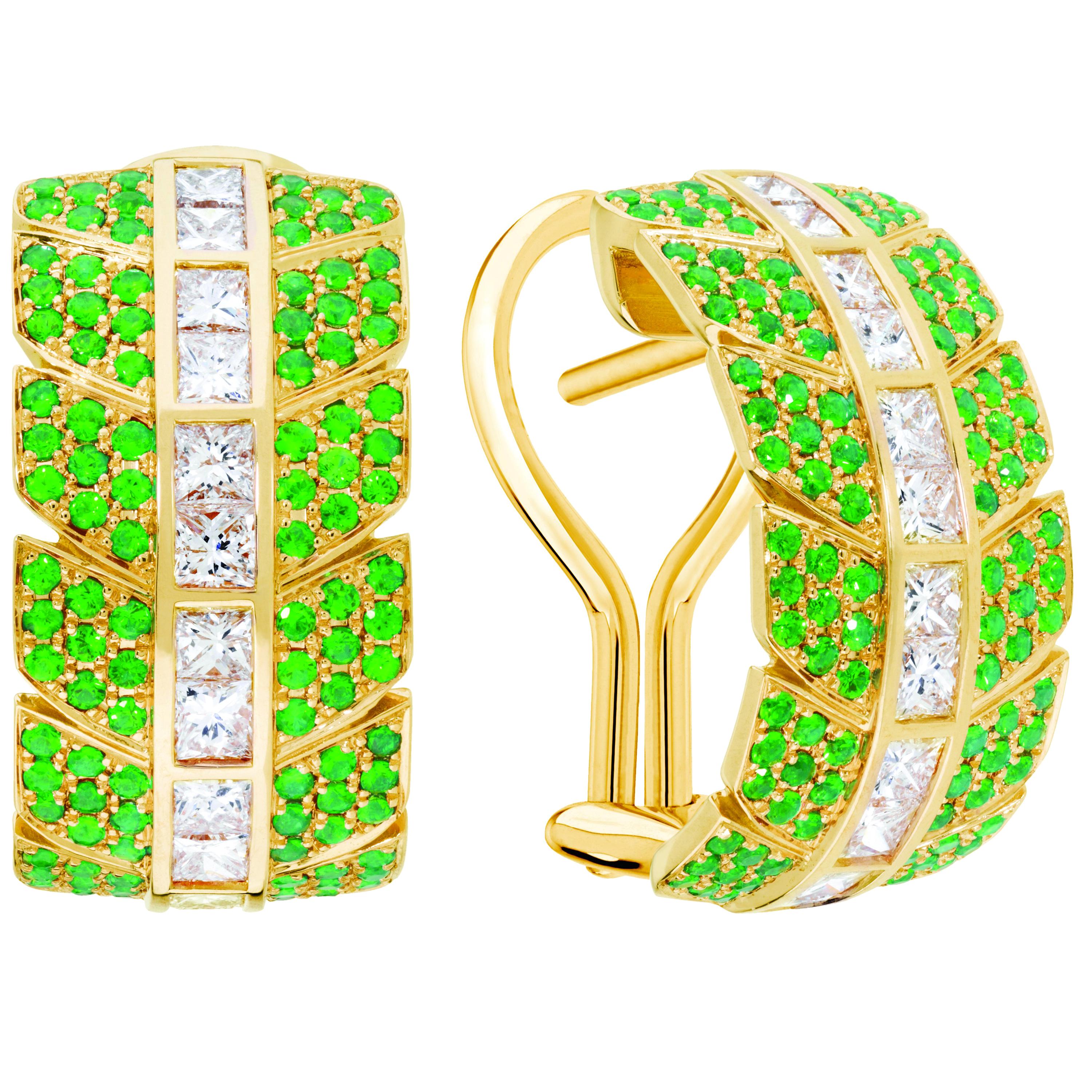 Eros Earrings Emeralds 18 Karat Yellow Gold For Sale