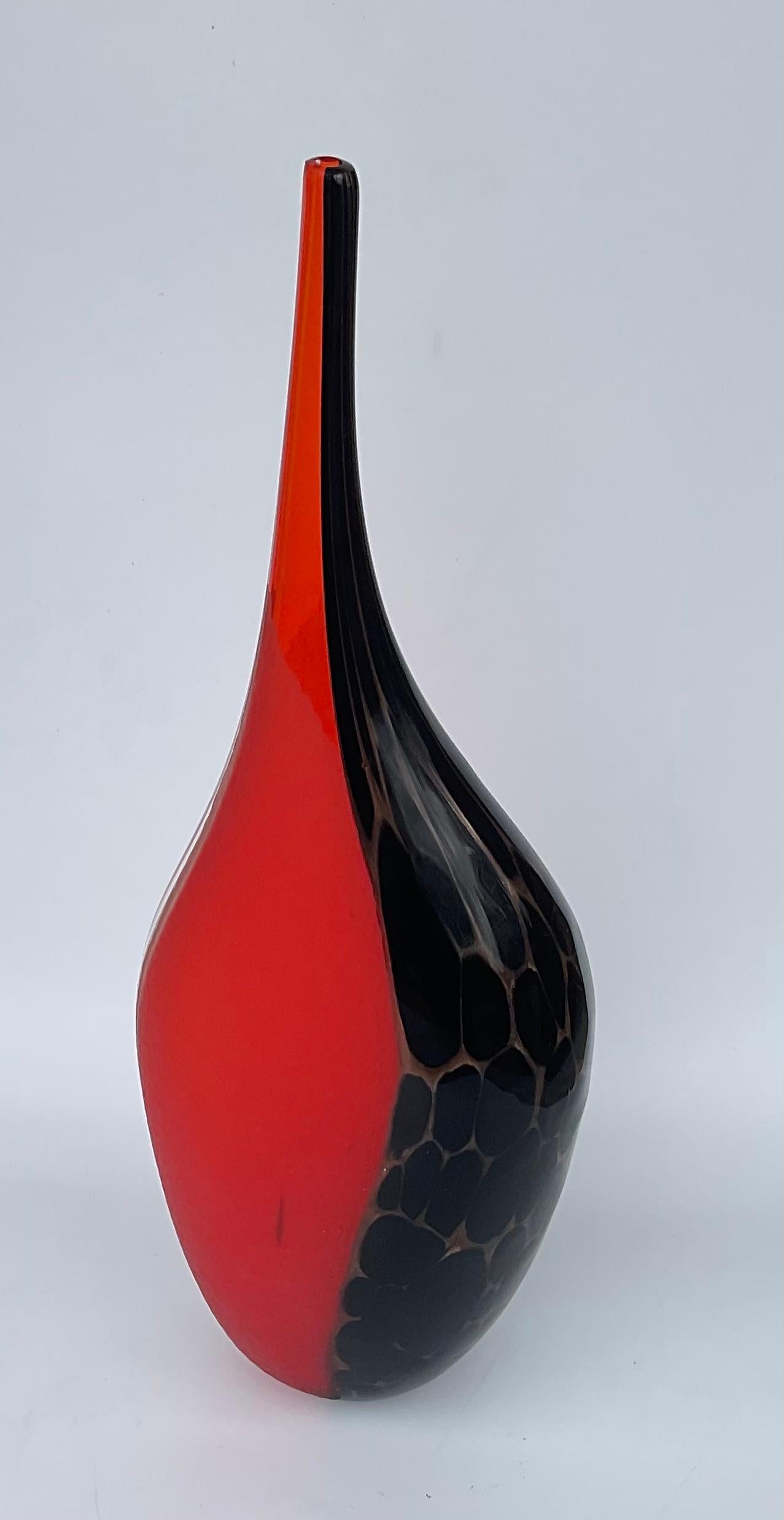 Fin du 20e siècle Vase en verre sculpté de Murano signé Eros Raffael avec Battuto et couleur brillante en vente