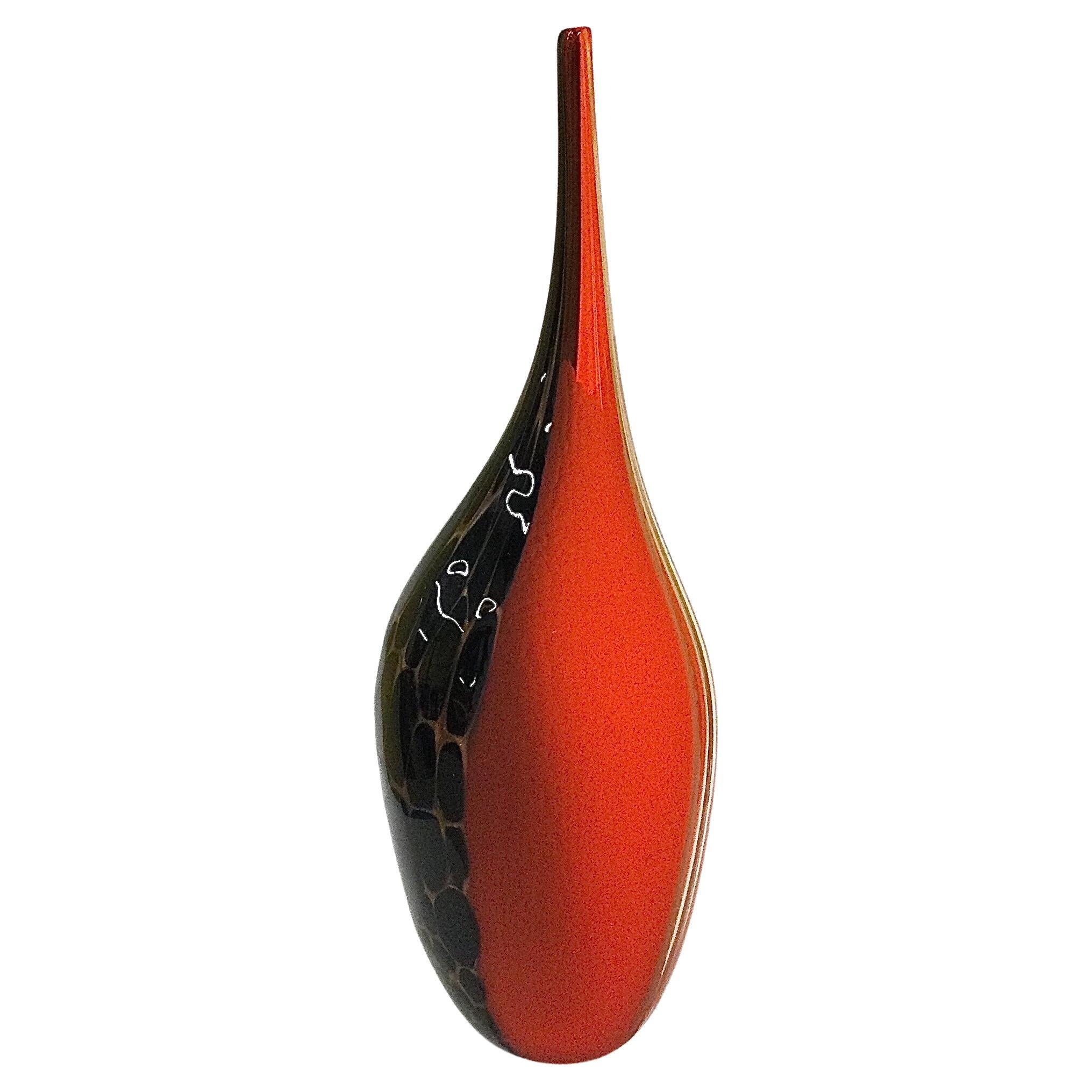 Vase en verre sculpté de Murano signé Eros Raffael avec Battuto et couleur brillante en vente