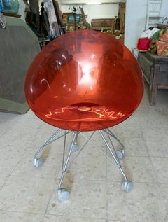 Sedia girevole Eros Red Eiffel su ruote Philippe Starck per Kartell, Italia