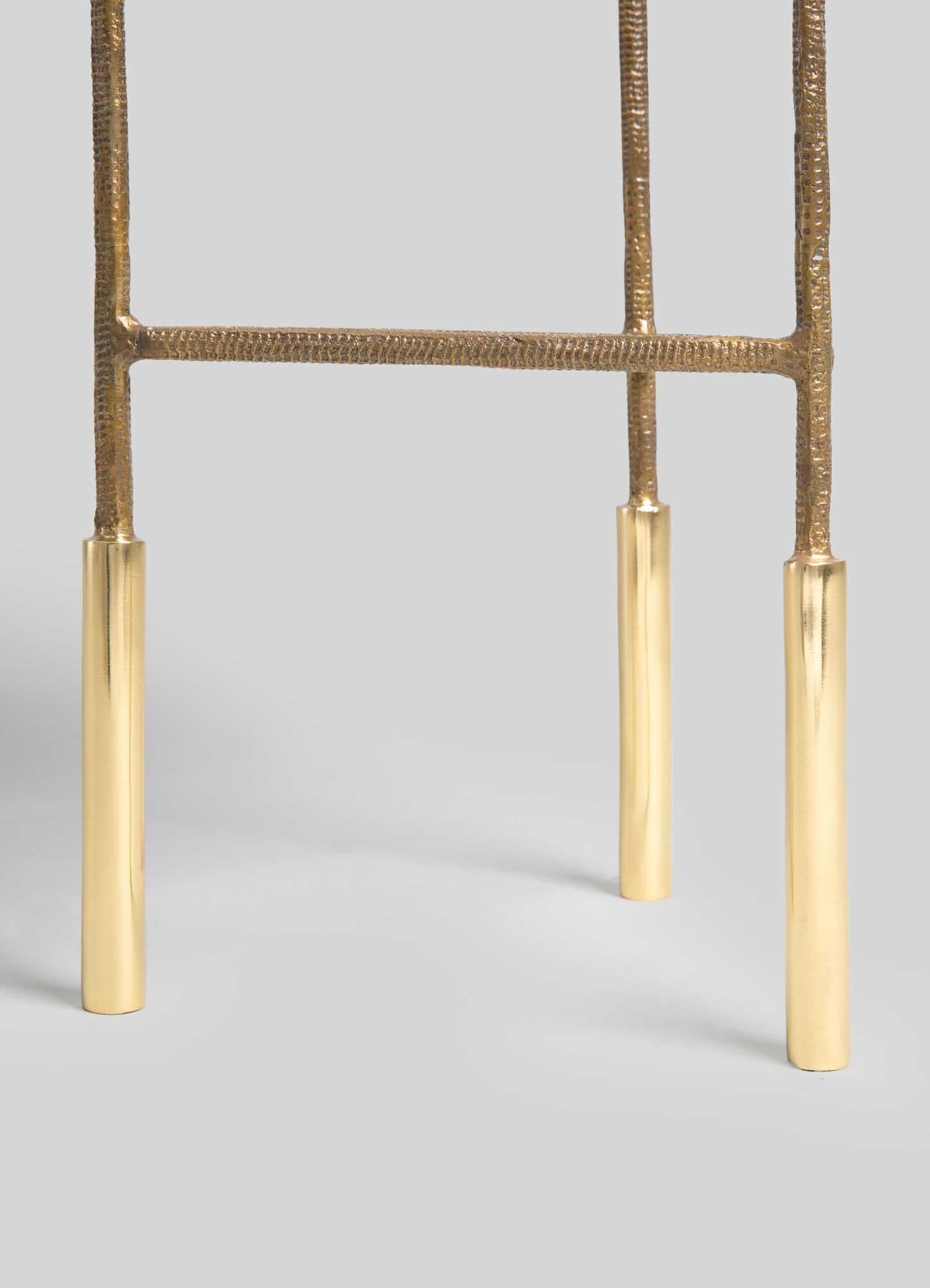 XXIe siècle et contemporain Table d'appoint Eros en laiton et pierre semi-précieuse Viya de Vikram Goyal en vente
