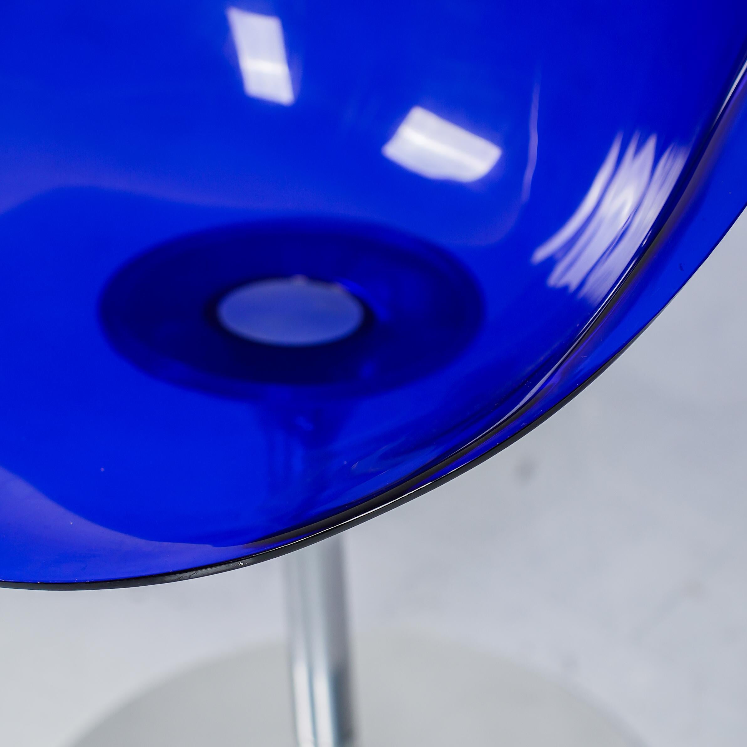Drehbarer blauer Eros-Stuhl von Philippe Starck für Kartell 90er Jahre (Italienisch) im Angebot