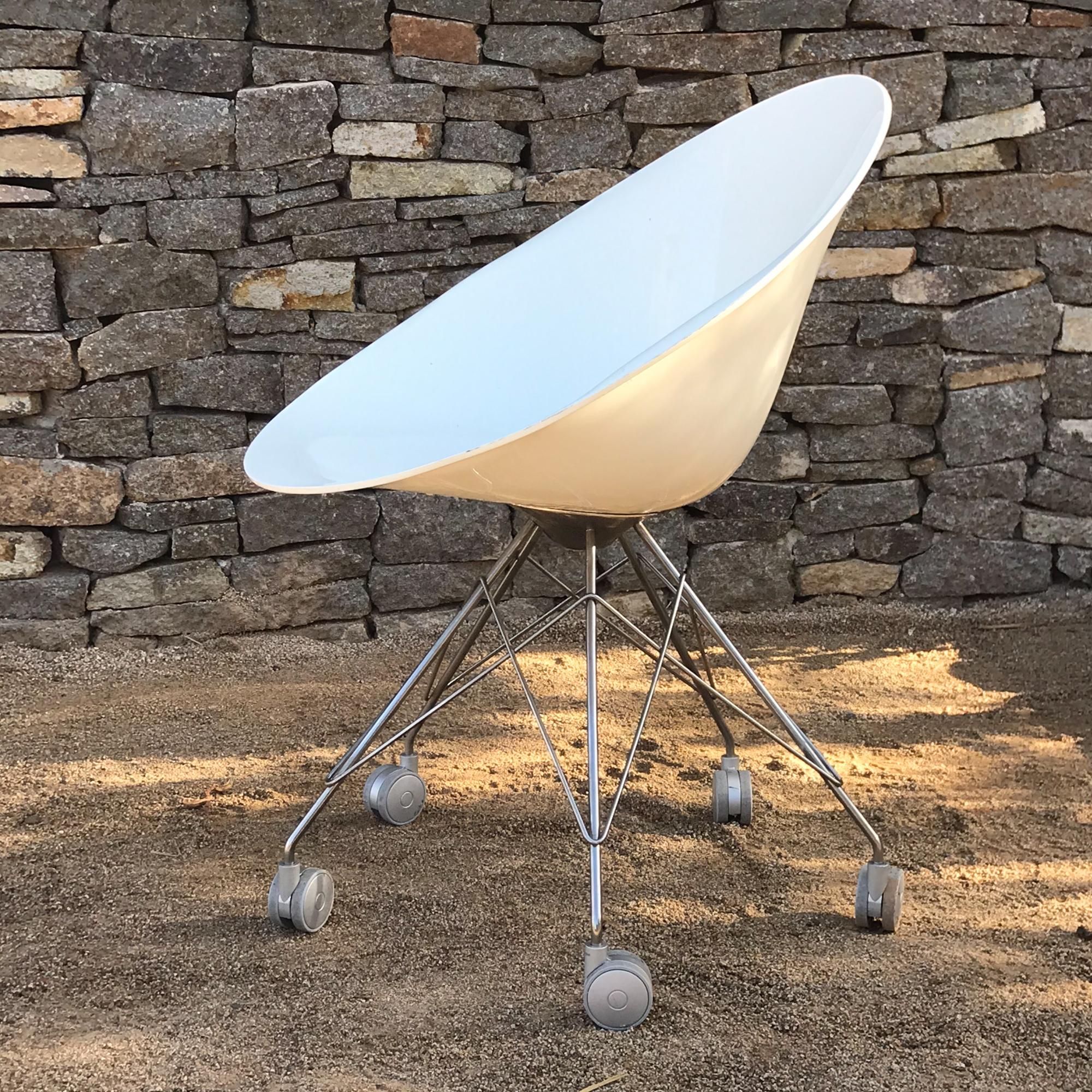 Modern Eros White Eiffel Swivel Chair on Wheels Philippe Starck for Kartell Italy For Sale