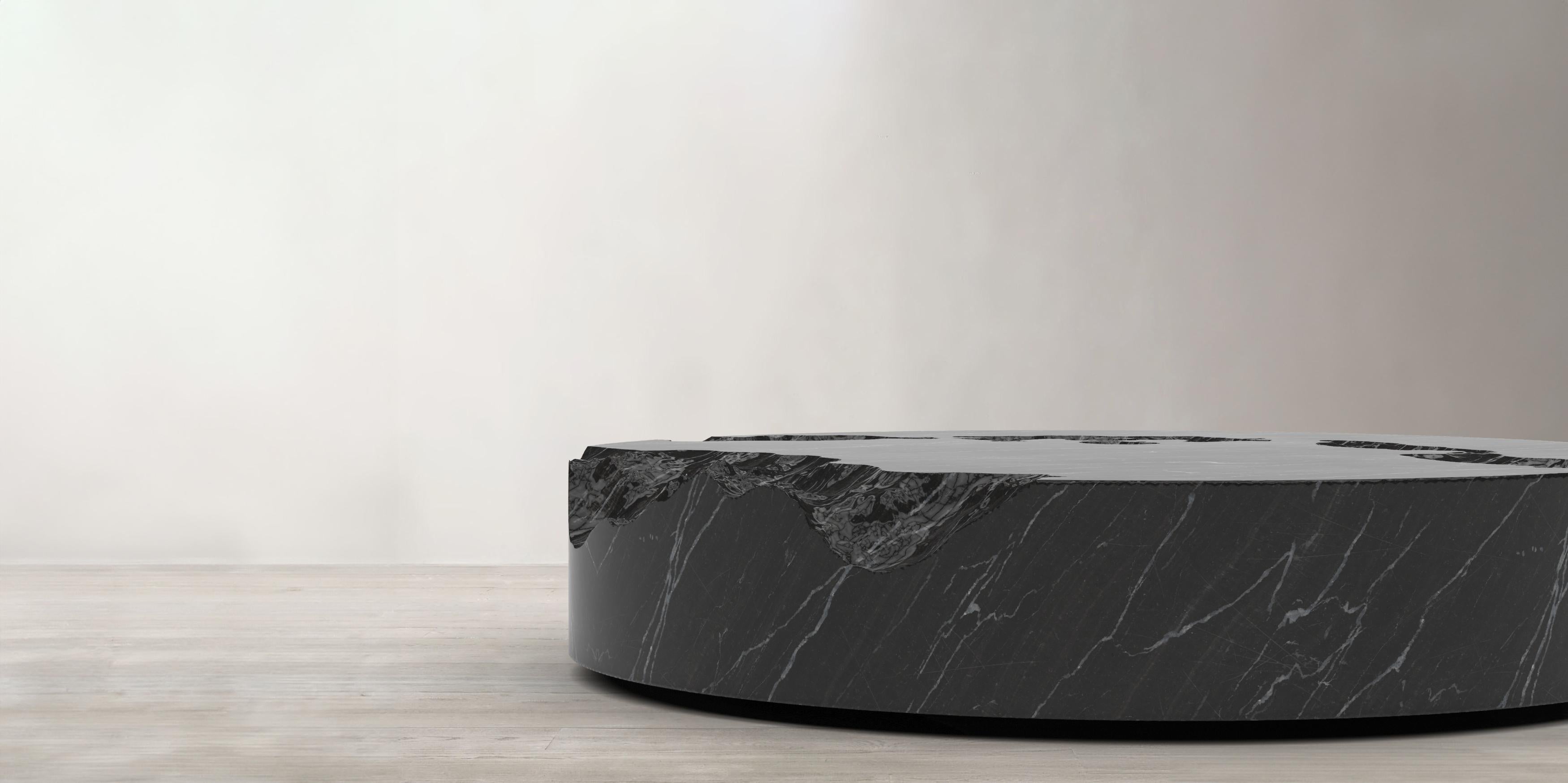 Table basse ronde en marbre noir Erosia Neuf - En vente à San Jose del Cabo, BCS
