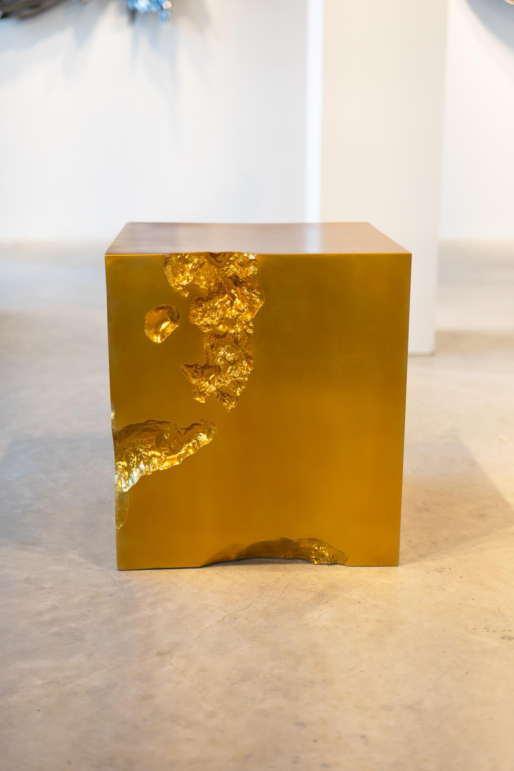 Erosia Beistelltisch - Gold im Zustand „Neu“ im Angebot in San Jose del Cabo, BCS