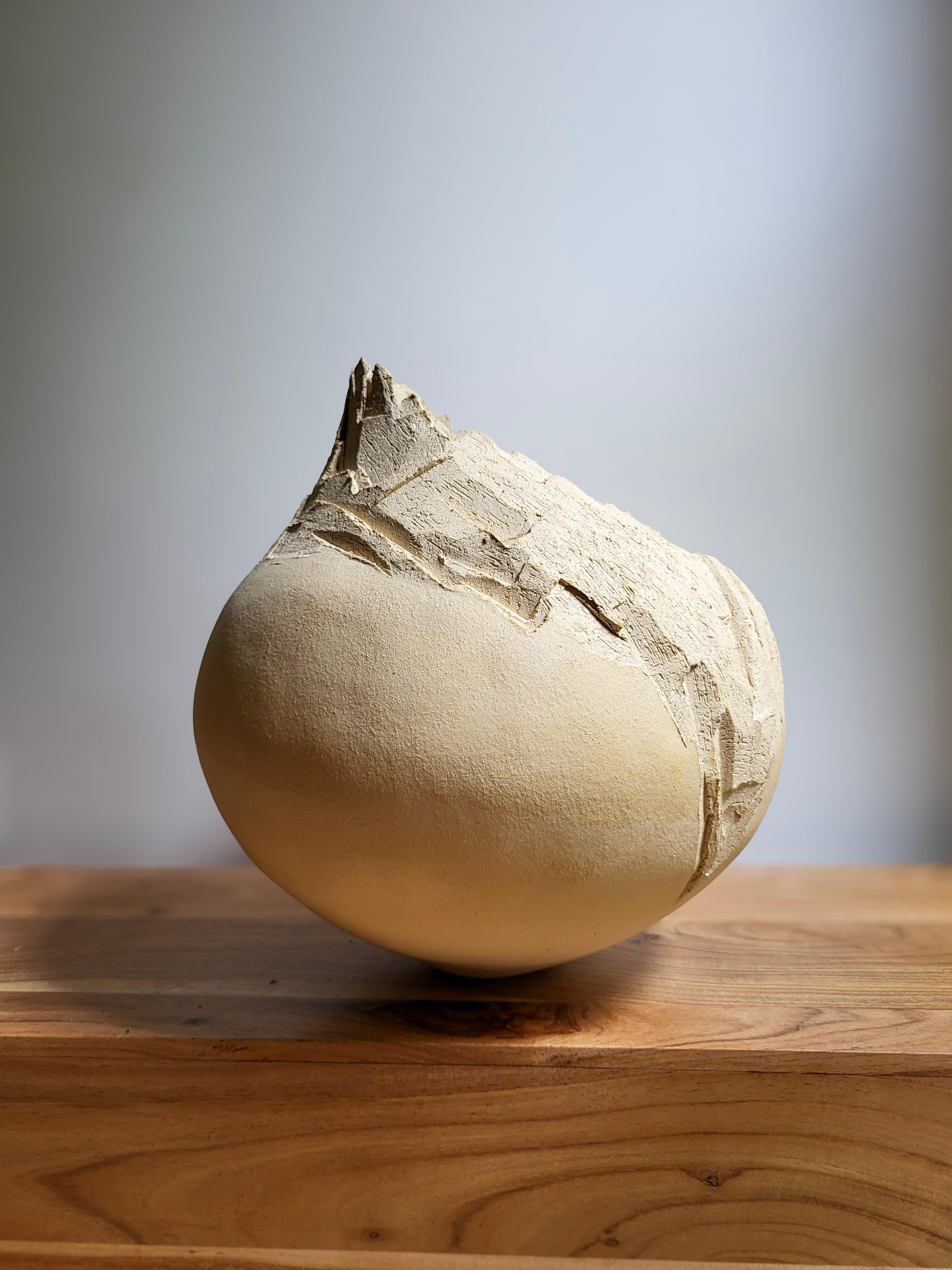 Organic Modern Erosion’s Memory III - Hand-Built Ceramic Sculpture in White Chamotte Stoneware For Sale