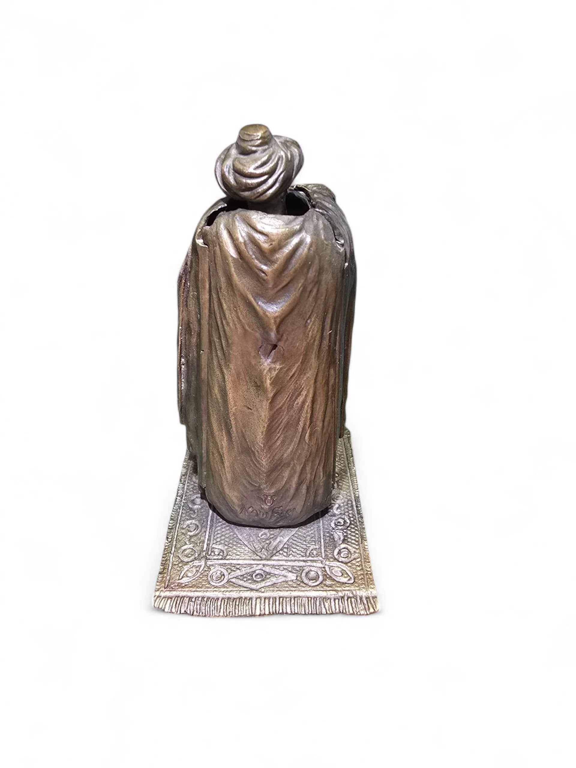 Erotic Bedouin Bronze By Franz Bergmann For Sale 4