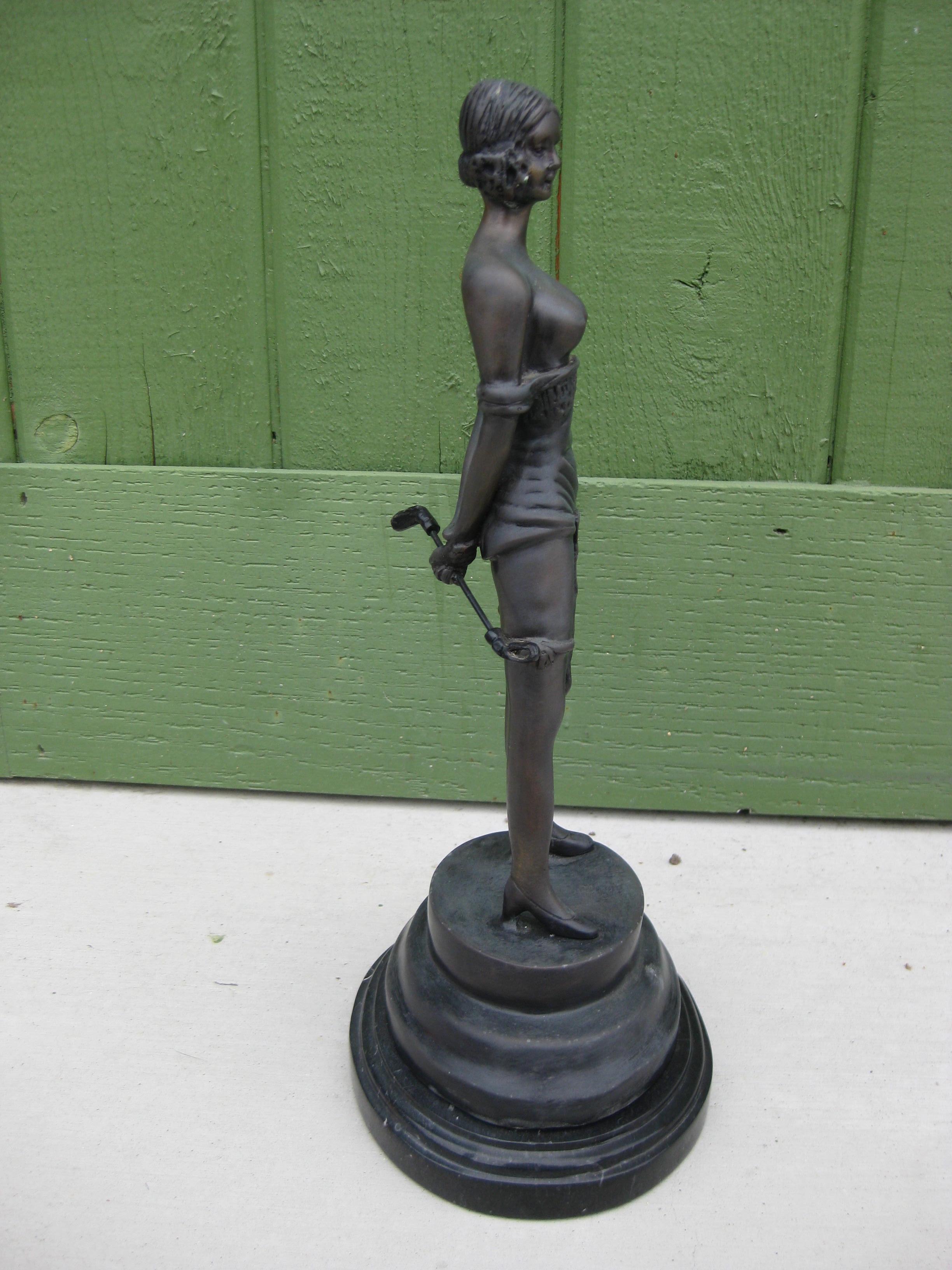 Scultura femminile erotica Bondage S&M in bronzo Dopo Bruno Zach Il frustino 13,5 in vendita 6