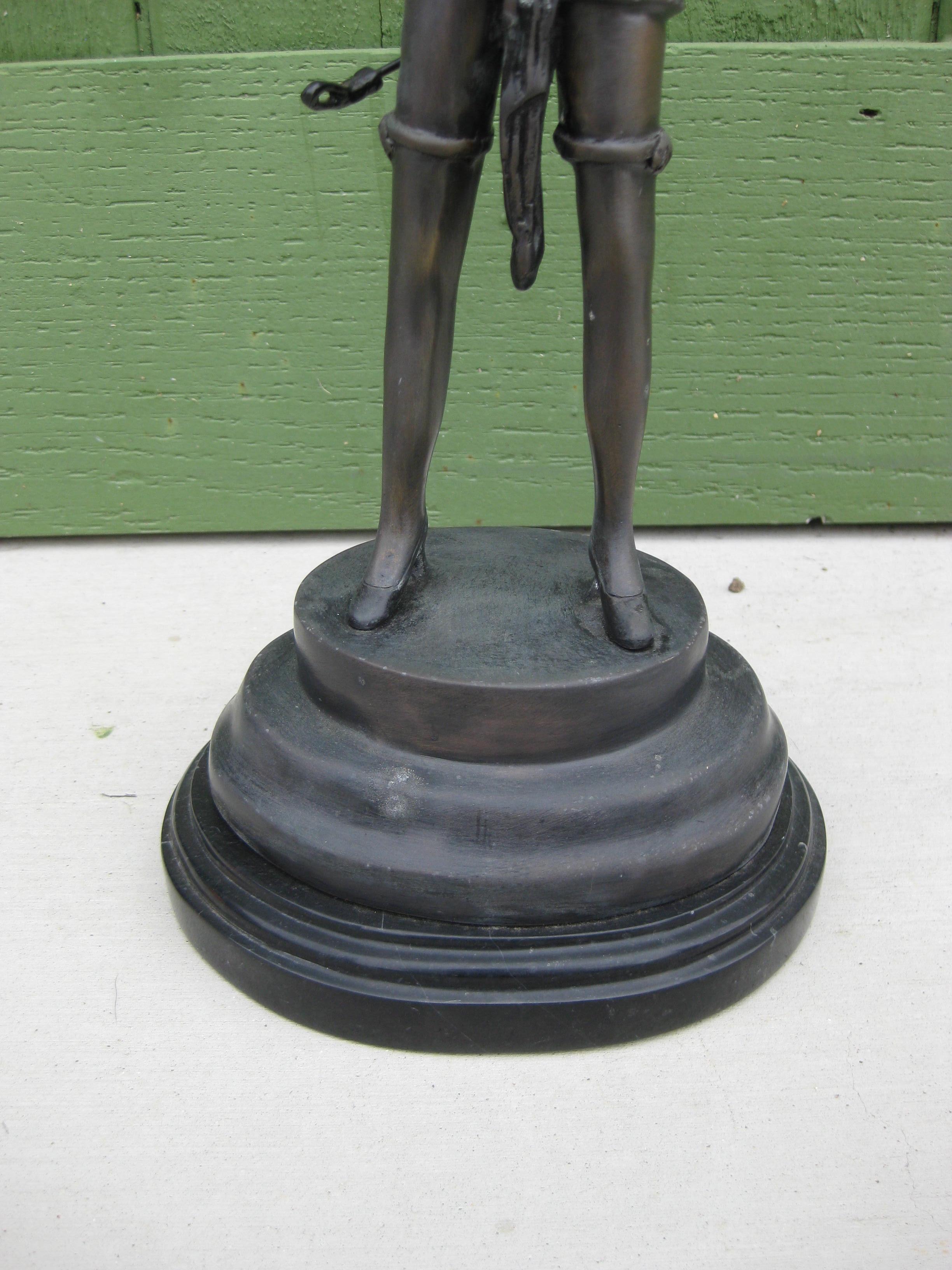 Scultura femminile erotica Bondage S&M in bronzo Dopo Bruno Zach Il frustino 13,5 In condizioni ottime in vendita a San Diego, CA