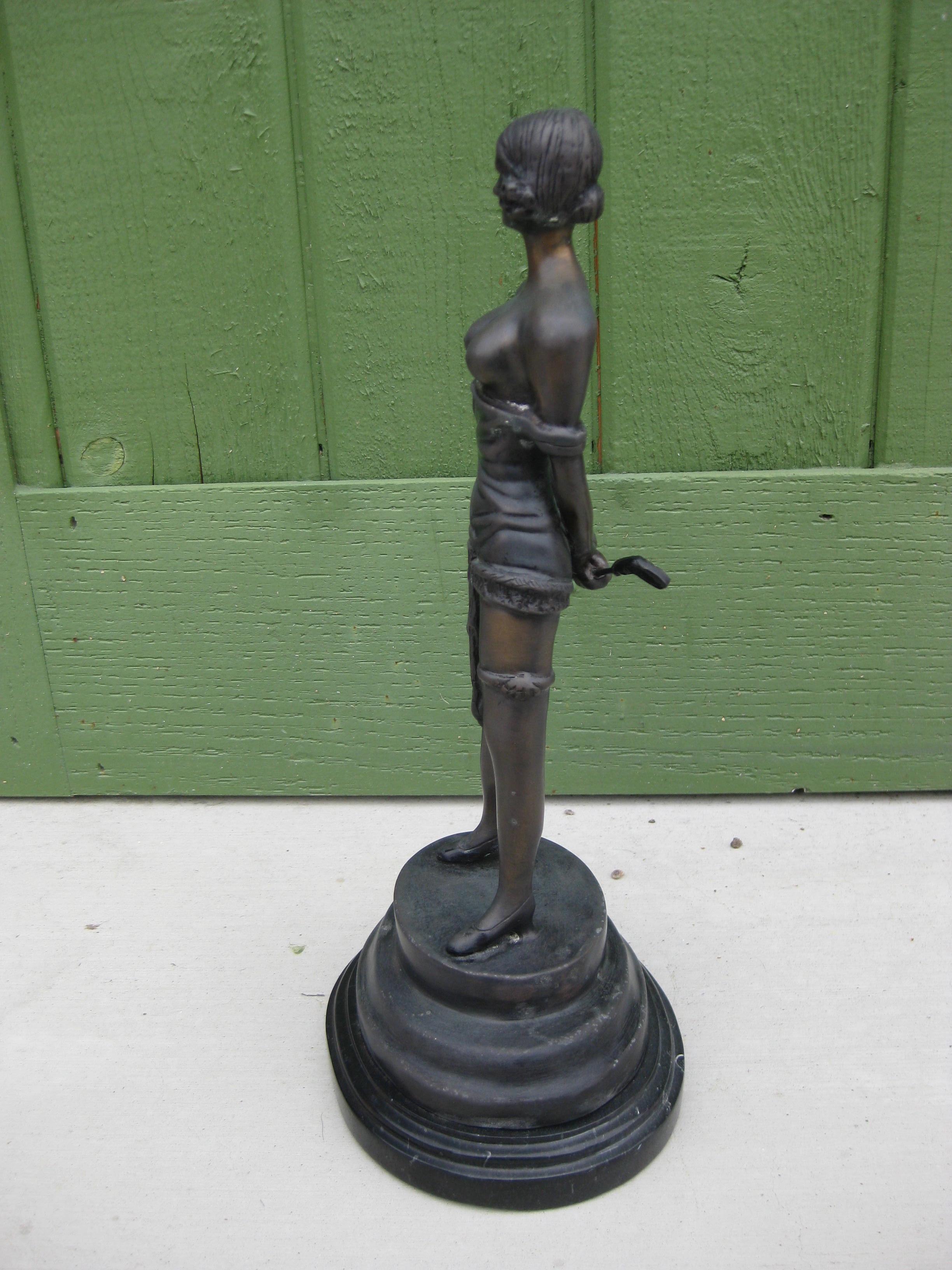Scultura femminile erotica Bondage S&M in bronzo Dopo Bruno Zach Il frustino 13,5 in vendita 1