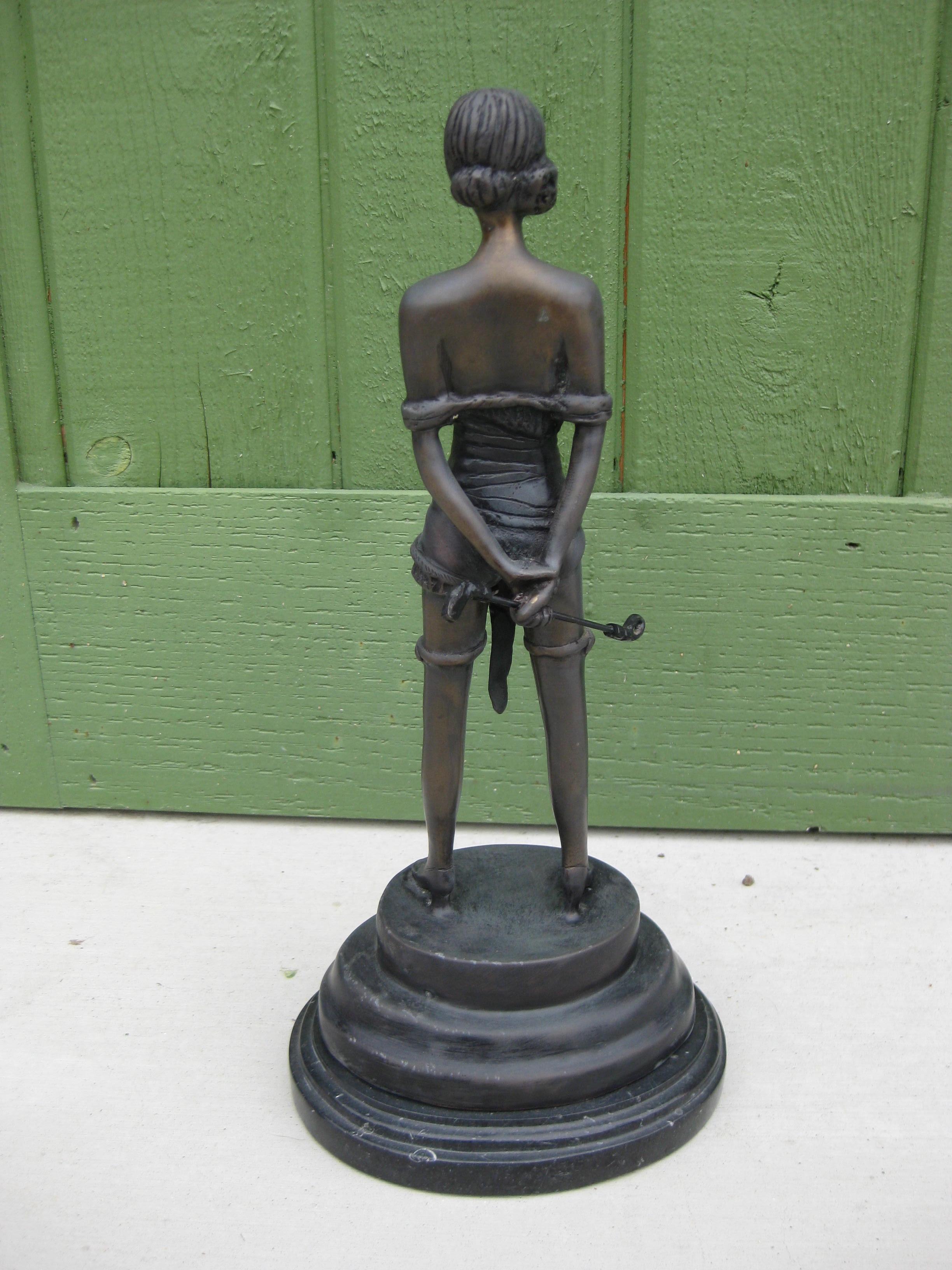 Scultura femminile erotica Bondage S&M in bronzo Dopo Bruno Zach Il frustino 13,5 in vendita 2