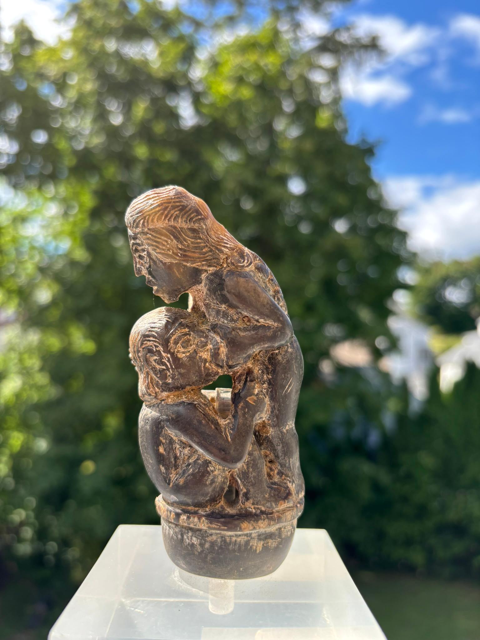 Poignée de Kris érotique en corne sculptée, début du 20ème siècle, Bali Indonésie en vente 5