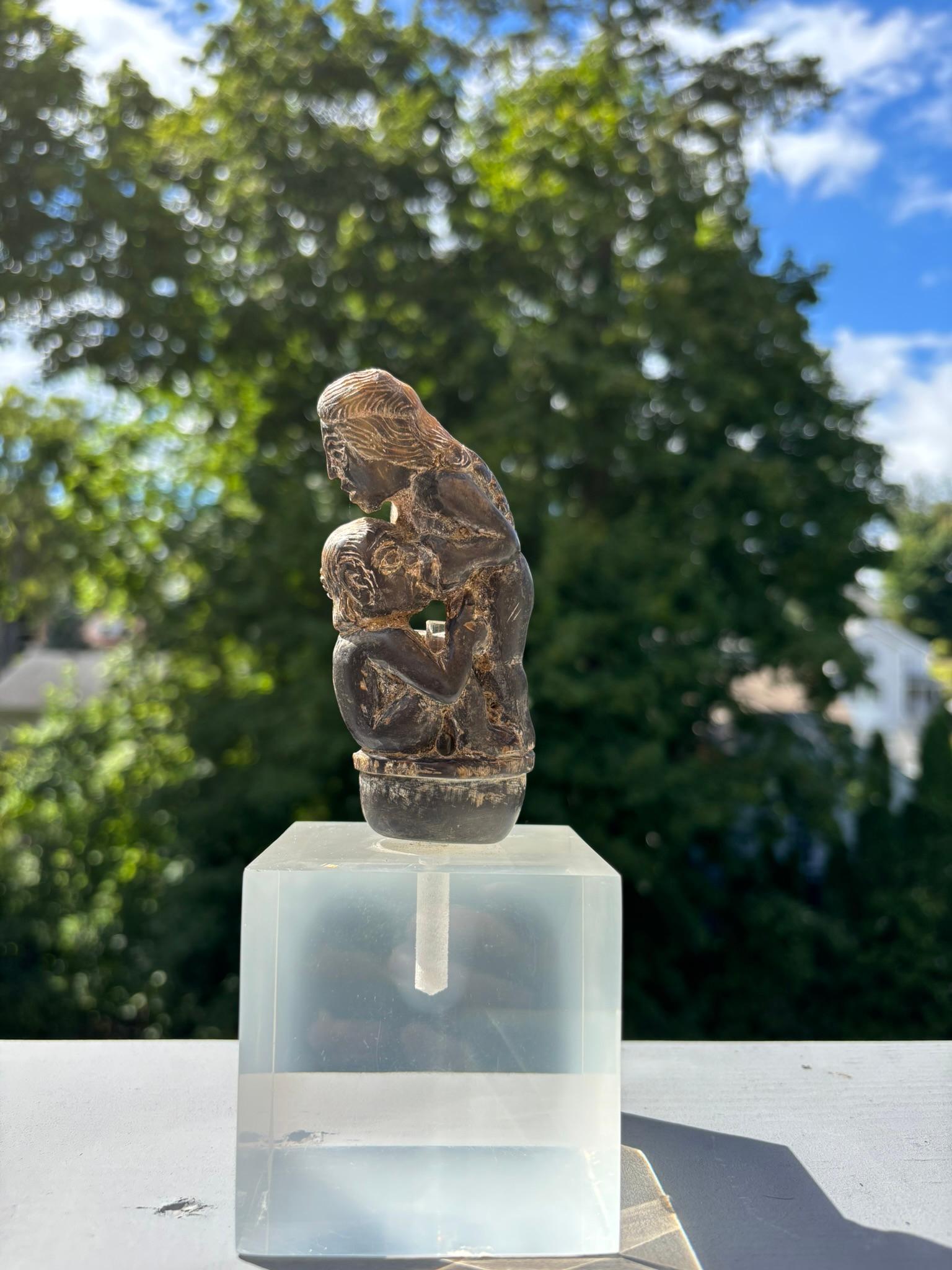 Poignée de Kris érotique en corne sculptée, début du 20ème siècle, Bali Indonésie en vente 6