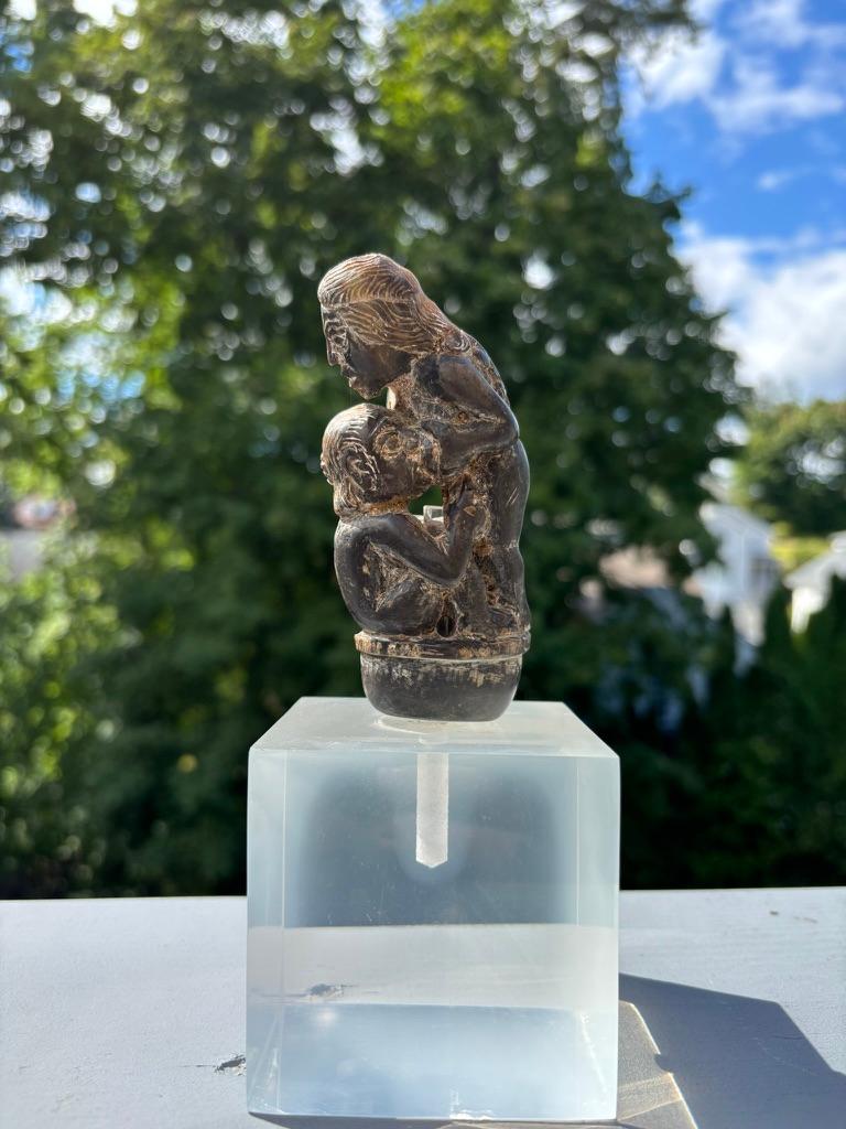 Poignée de Kris érotique en corne sculptée, début du 20ème siècle, Bali Indonésie en vente 9