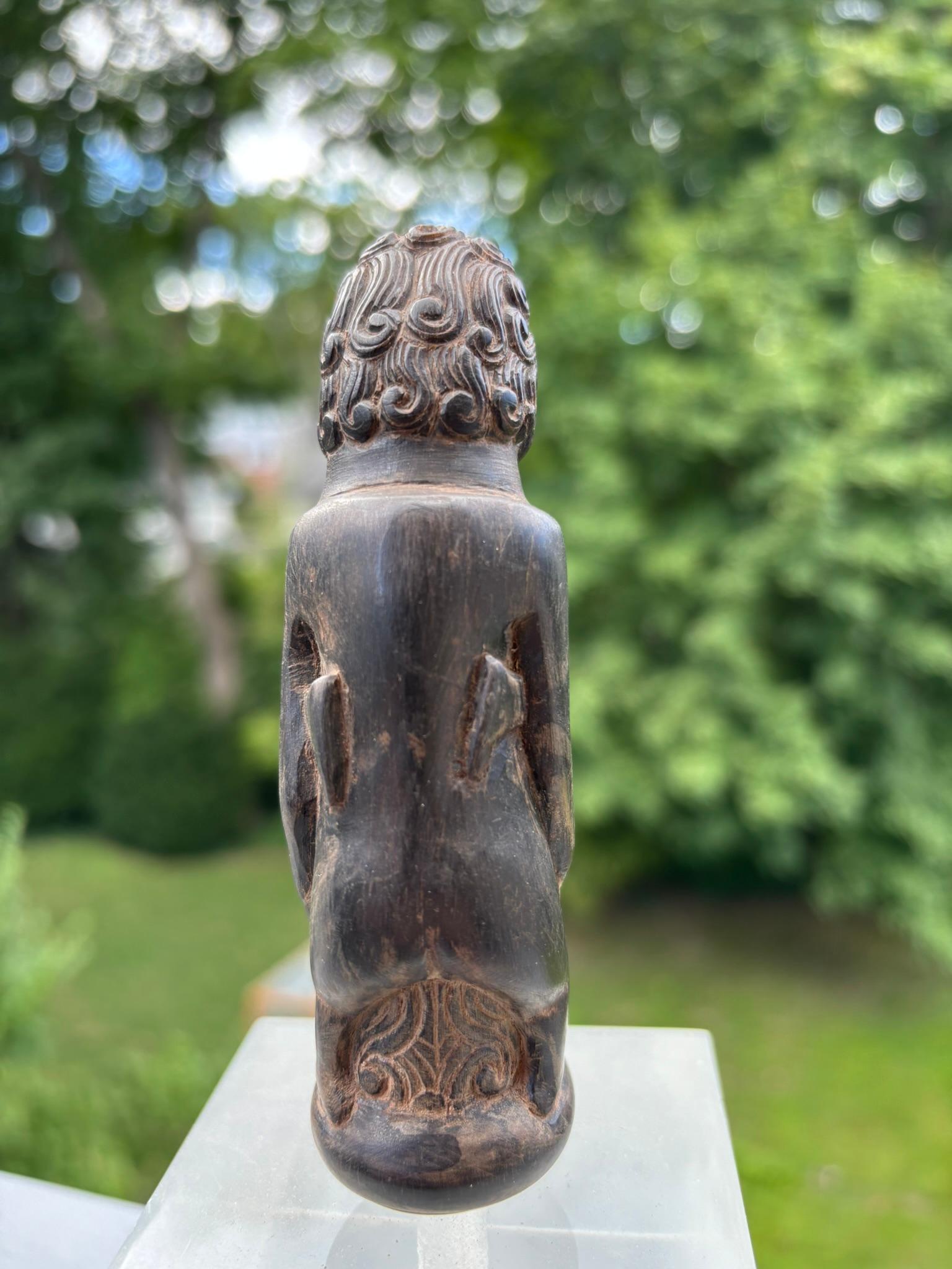 Erotisches geschnitztes Wood Kris-Griffstück, frühes 20. Jahrhundert, Bali Indonesien im Angebot 3