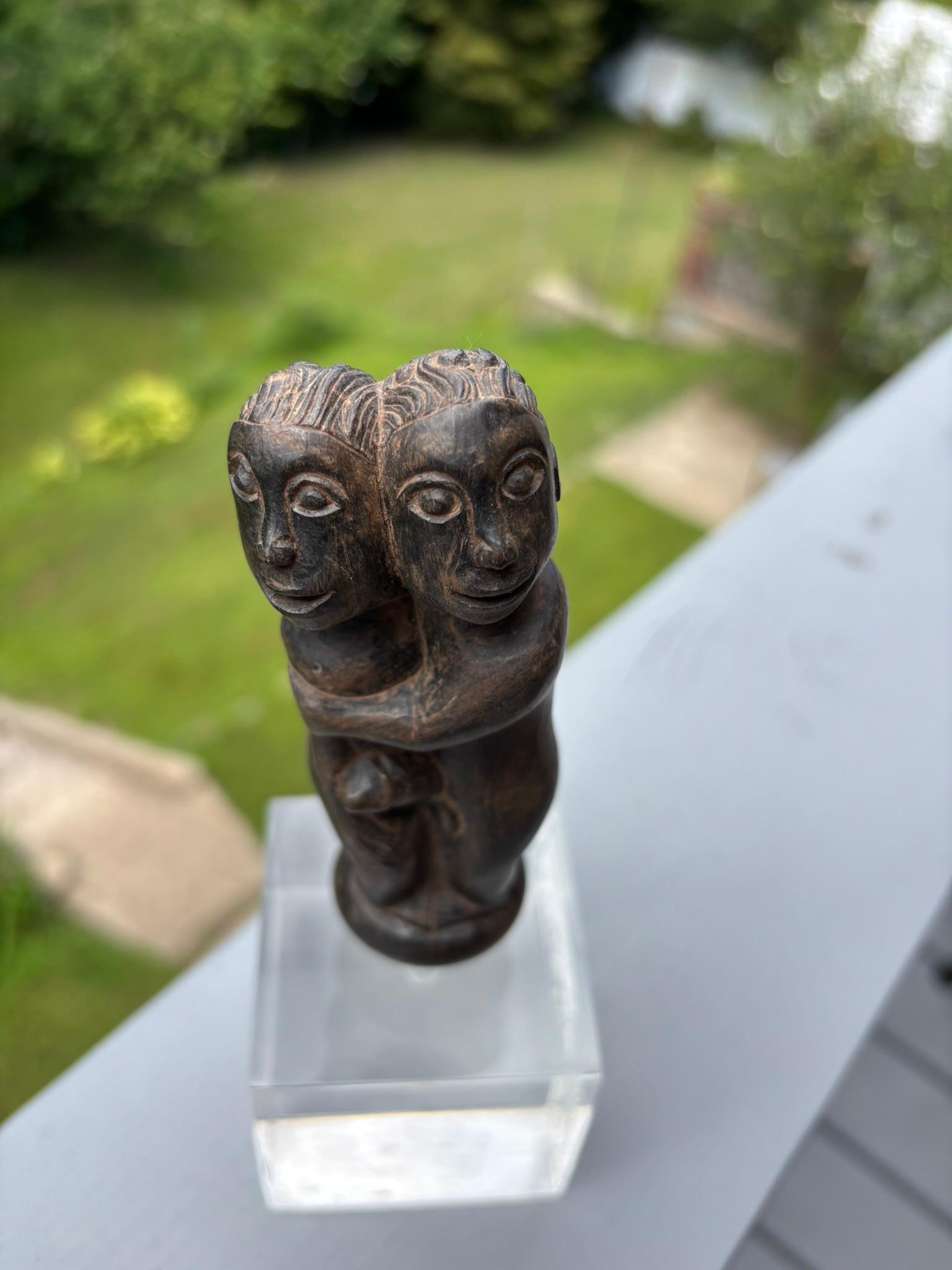 Poignée de Kris érotique en bois sculpté, début du 20ème siècle, Bali Indonésie en vente 3