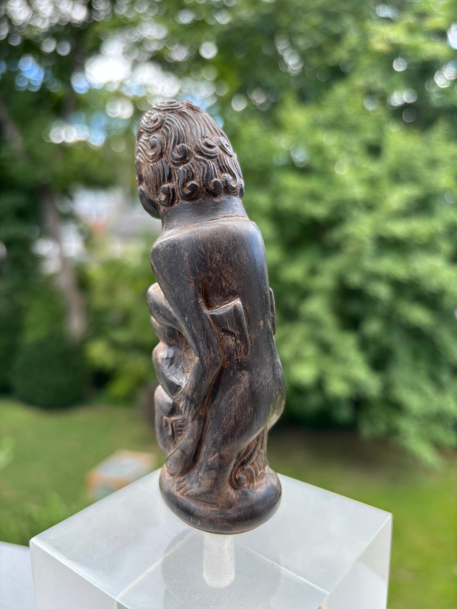 Erotisches geschnitztes Wood Kris-Griffstück, frühes 20. Jahrhundert, Bali Indonesien im Angebot 6