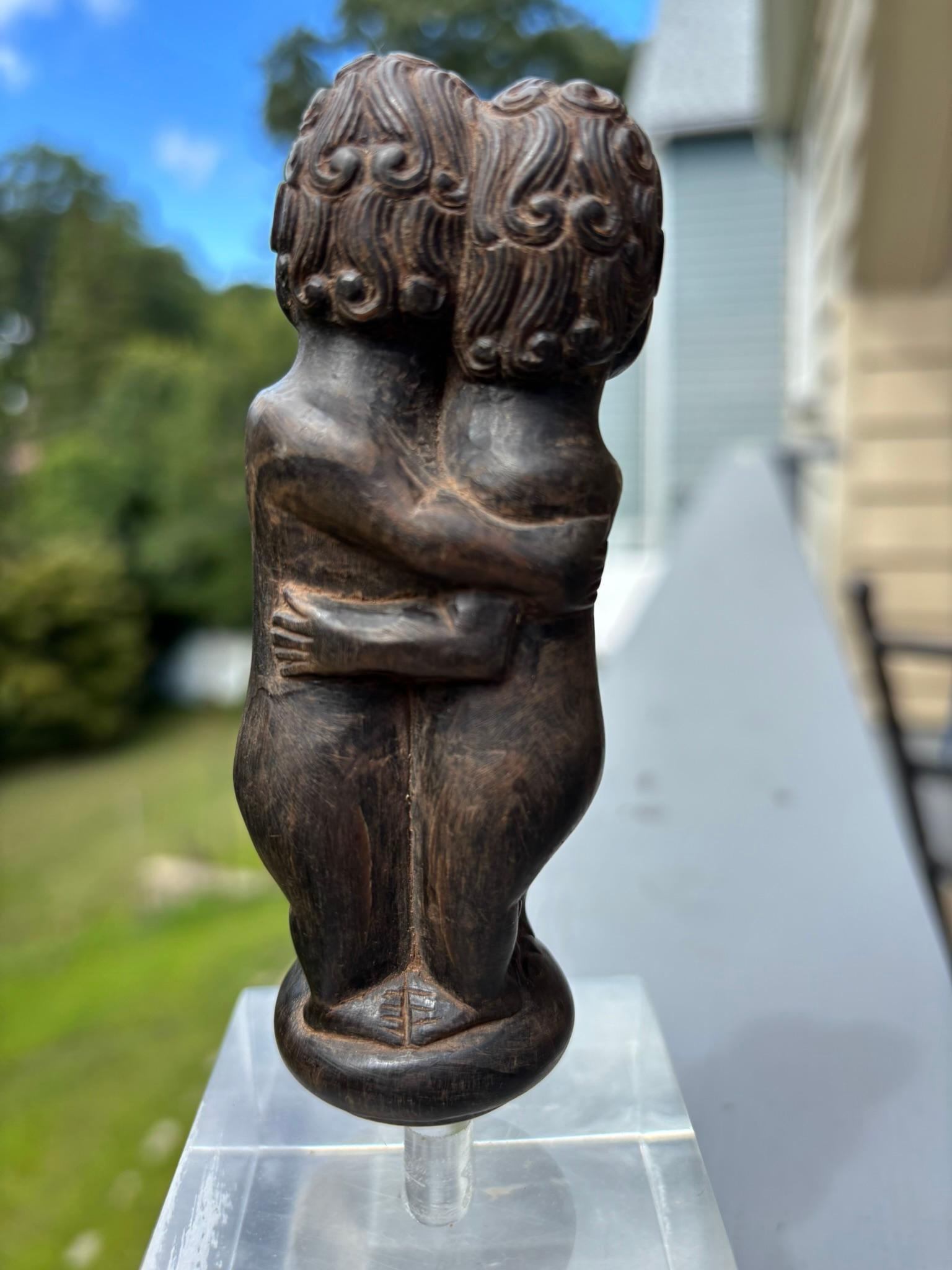 Poignée de Kris érotique en bois sculpté, début du 20ème siècle, Bali Indonésie en vente 1