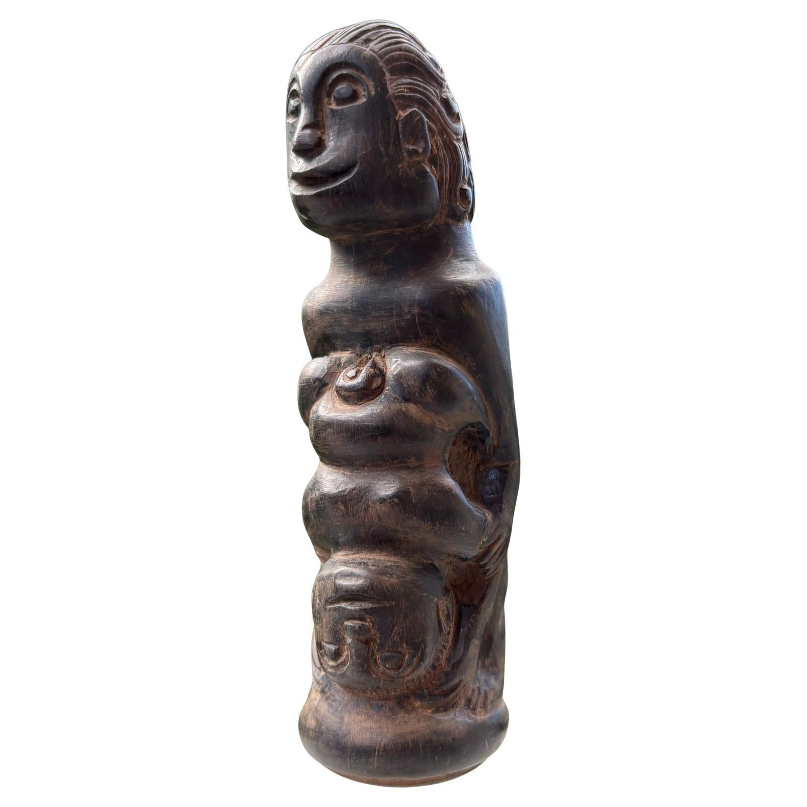 Erotisches geschnitztes Wood Kris-Griffstück, frühes 20. Jahrhundert, Bali Indonesien im Angebot