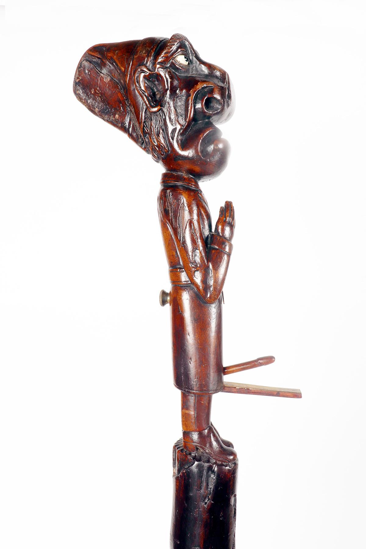 Erotische Volkskunst  walking stick, der einen Mann im Akt des Gebets darstellt, England 1850. im Angebot 4