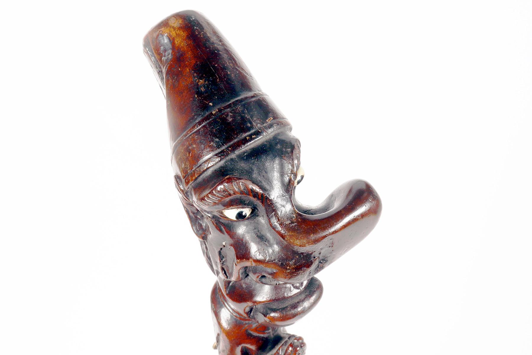 Erotische Volkskunst  walking stick, der einen Mann im Akt des Gebets darstellt, England 1850. im Angebot 9