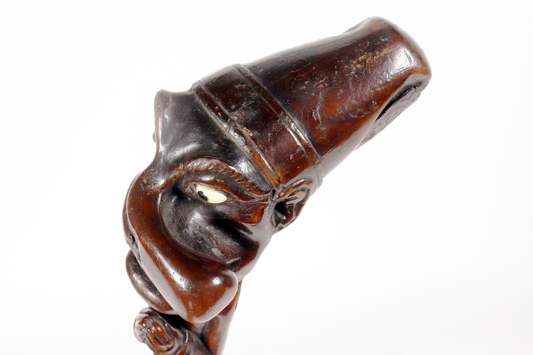 Erotische Volkskunst  walking stick, der einen Mann im Akt des Gebets darstellt, England 1850. im Angebot 11