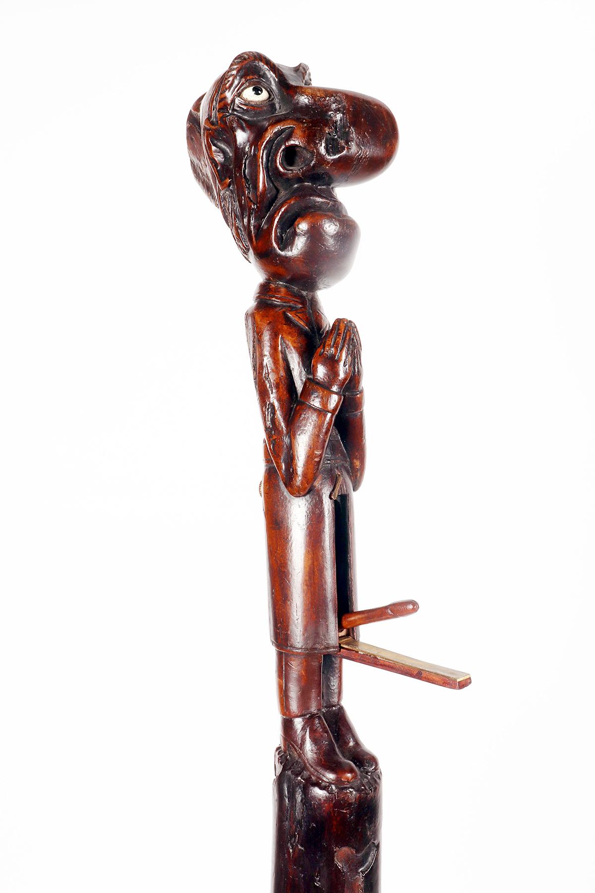 Erotische Volkskunst  walking stick, der einen Mann im Akt des Gebets darstellt, England 1850. im Angebot 2