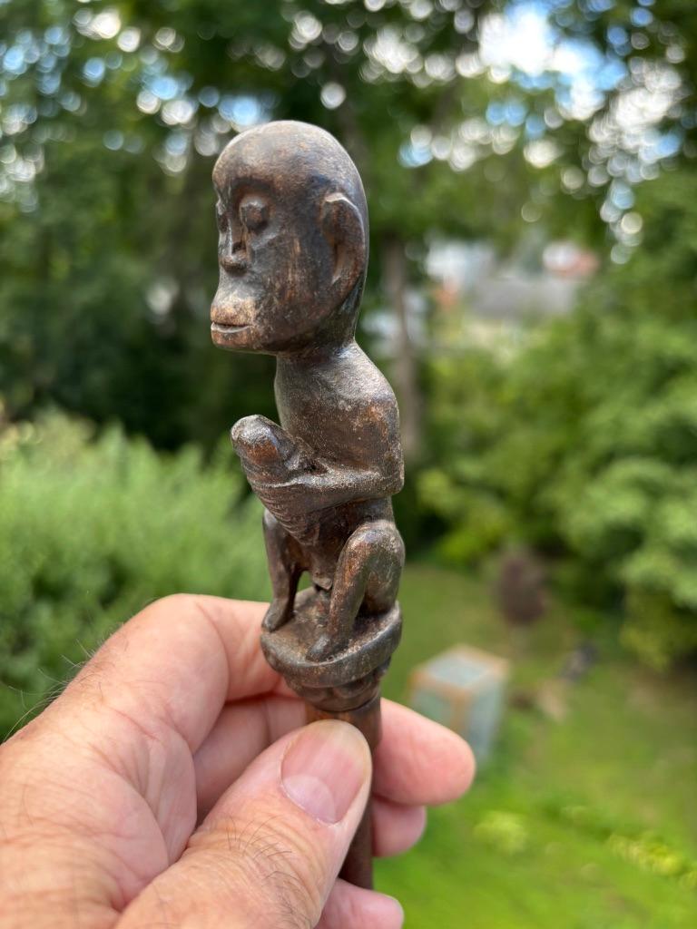 Poignée phallique érotique en bois indonésien sculpté, début du 20e siècle en vente 9