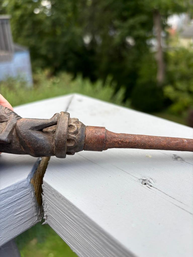 Poignée phallique érotique en bois indonésien sculpté, début du 20e siècle en vente 11