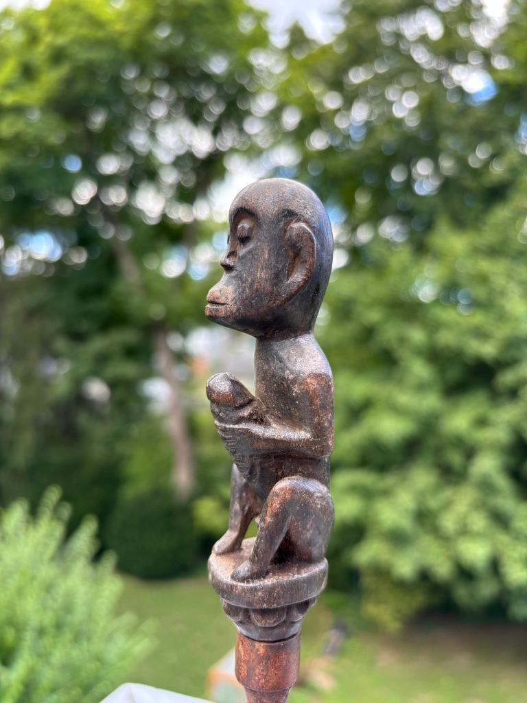 20ième siècle Poignée phallique érotique en bois indonésien sculpté, début du 20e siècle en vente