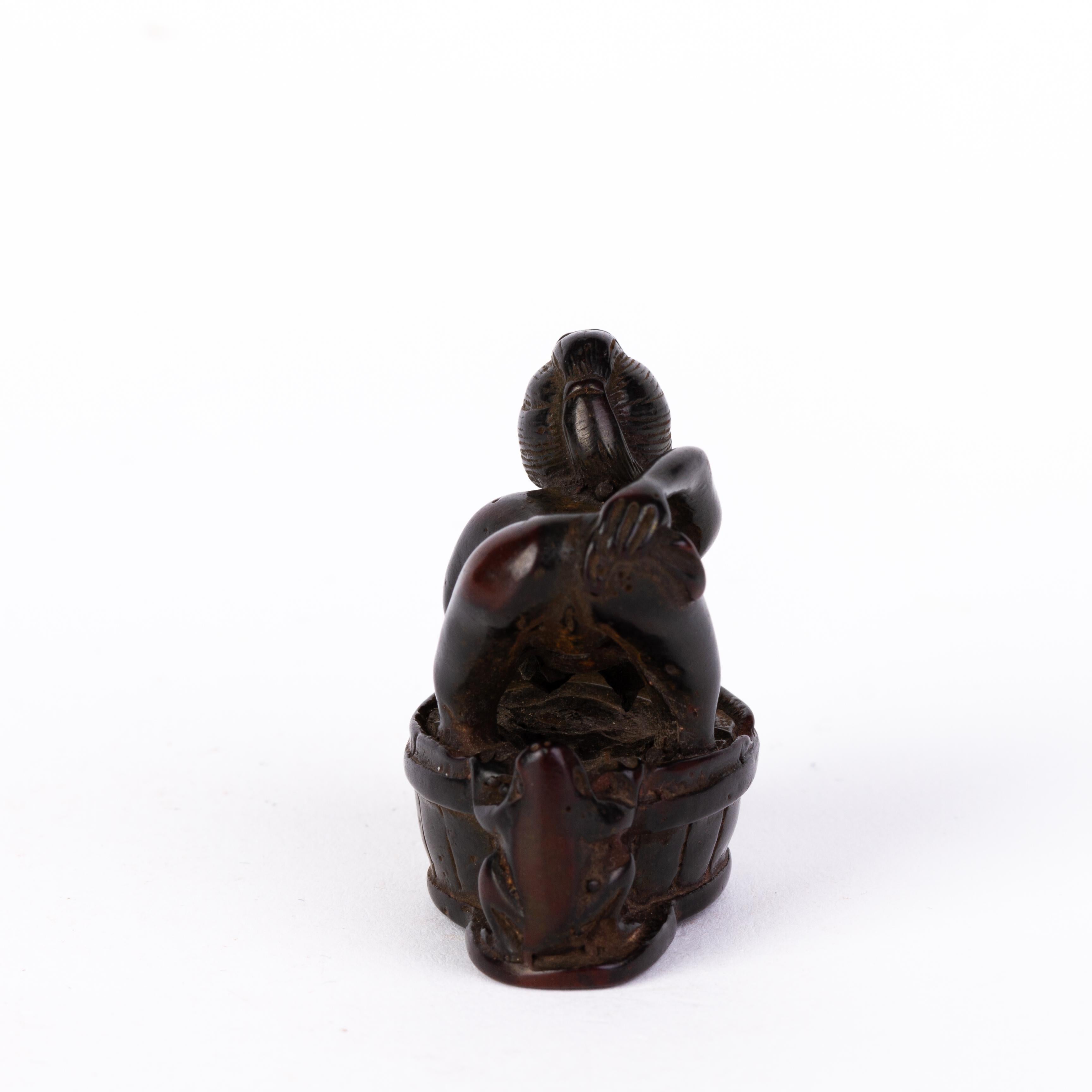 Erotic Japanese Carved Ebony Wood Woman Bathing Netsuke Inro Ojime In Good Condition In Nottingham, GB