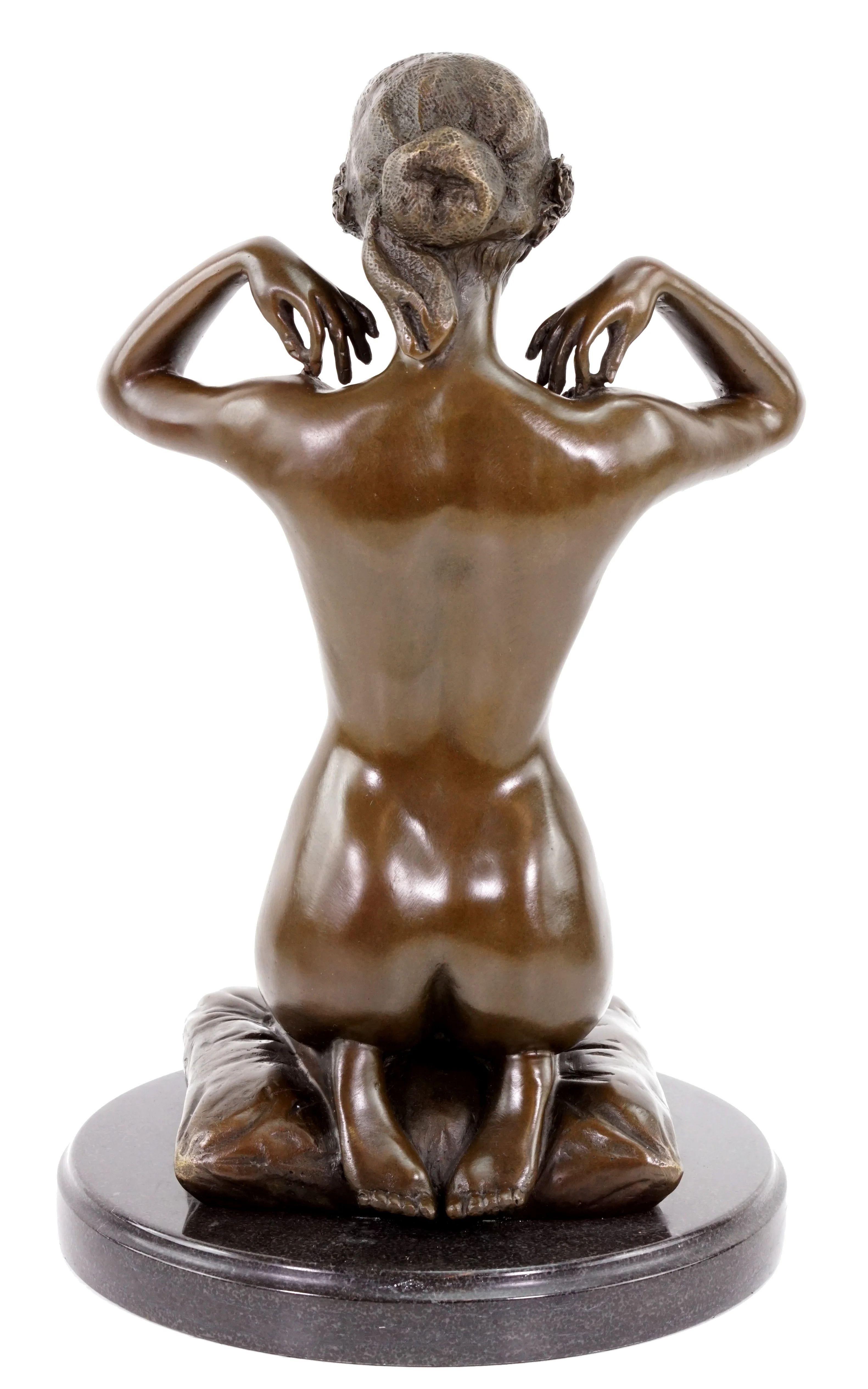 Estatua Desnudo Erótico, Escultura de Bronce estilo Art Nouveau Patinado en venta