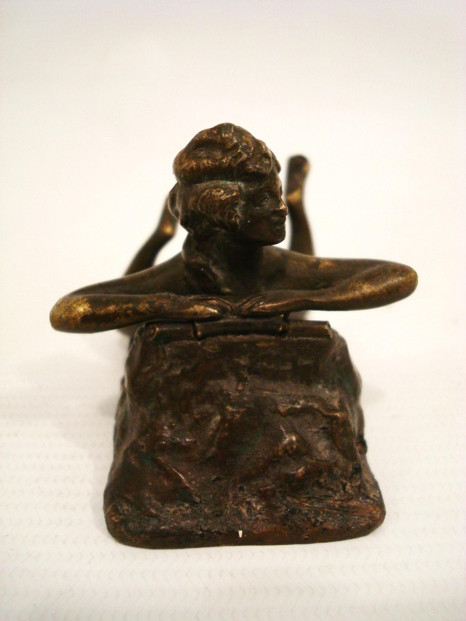 Art Nouveau Erotic - Nude Viena Bronze Sculpture / Paperweight. Austria 1900´s For Sale