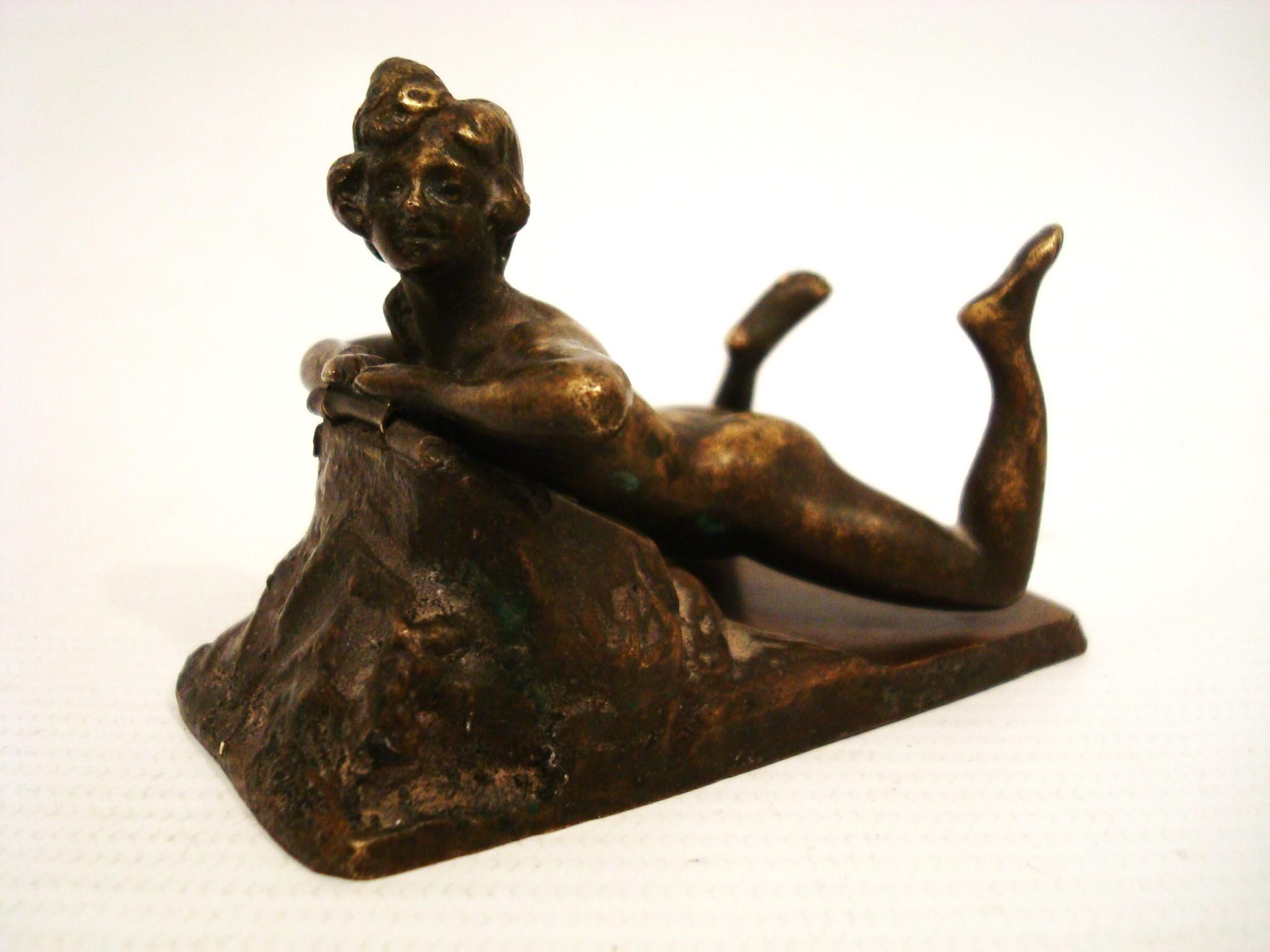Erotic - Nude Viena Bronze Sculpture / Paperweight. Austria 1900´s For Sale 2
