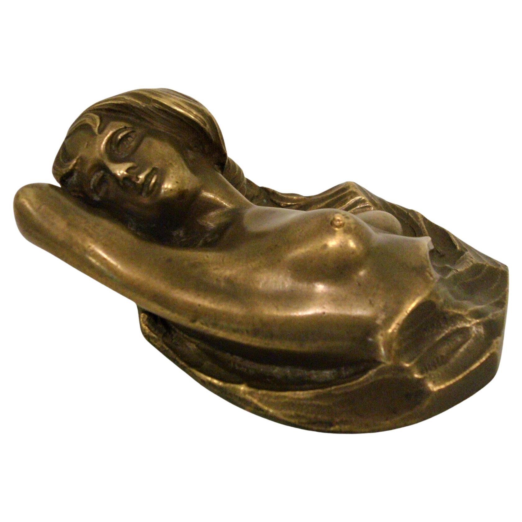 Erotische / Nackte Frauen Bronzeskulptur Tischglocke Push, Österreich, 1900er Jahre