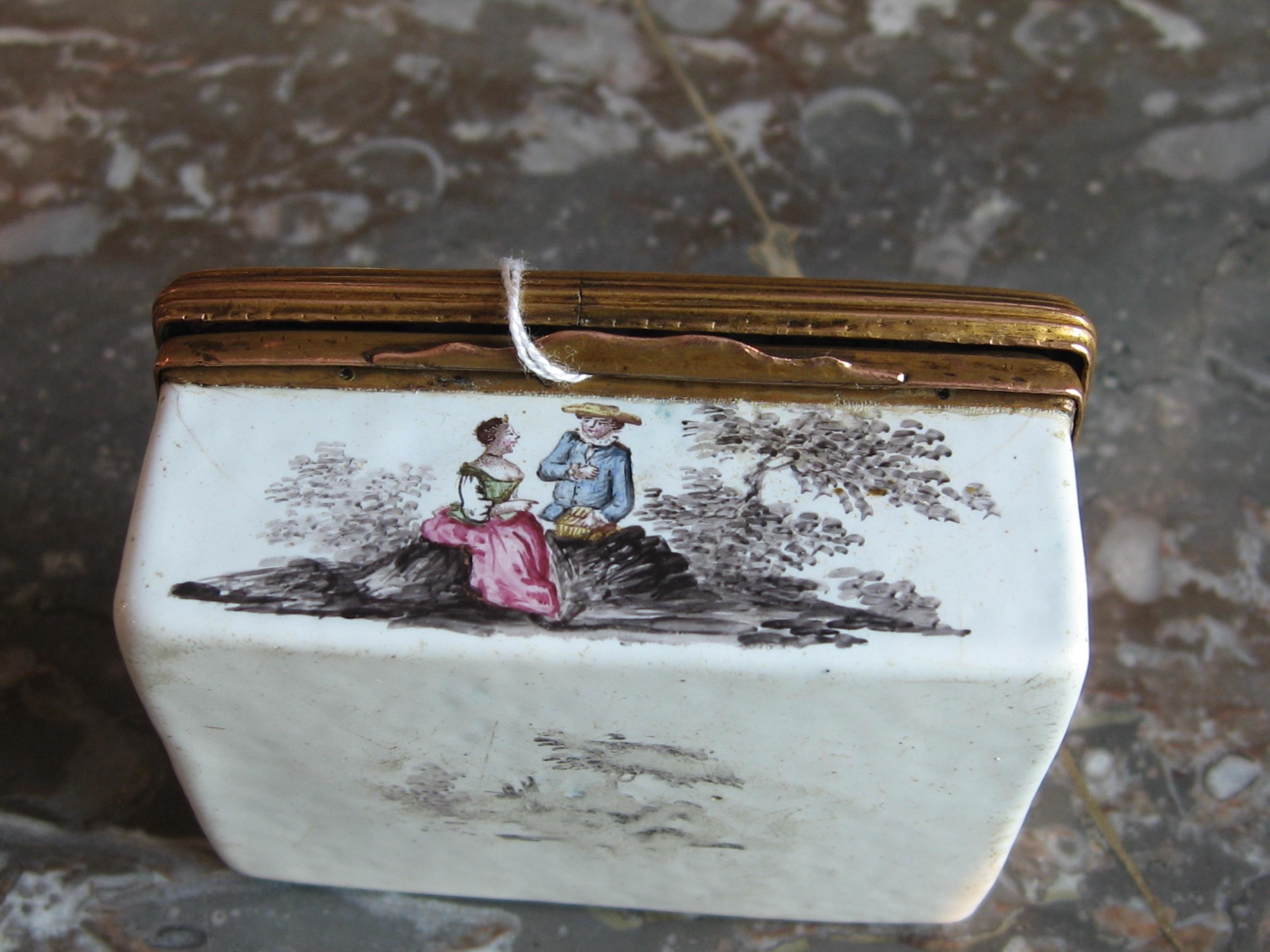 Erotic Snuff Tobacco Box with Highly Explicit Erotic Scenes Behind Secret Lid 3