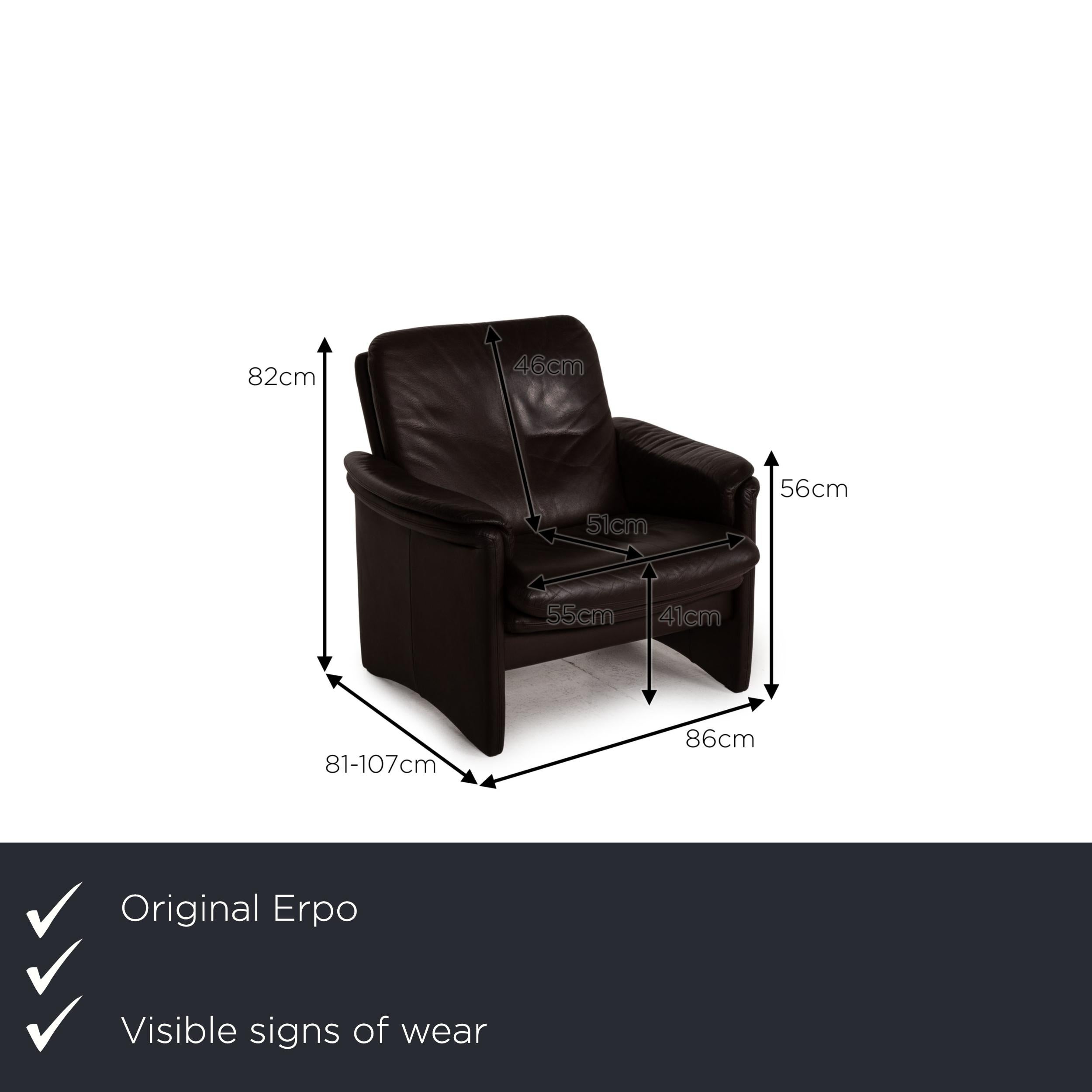 Nous vous présentons un fauteuil Erpo city en cuir brun.

Mesures du produit en centimètres :

profondeur : 81
largeur : 86
hauteur : 82
hauteur du siège : 41
hauteur de repos : 56
profondeur du siège : 51
largeur du siège : 55
hauteur du