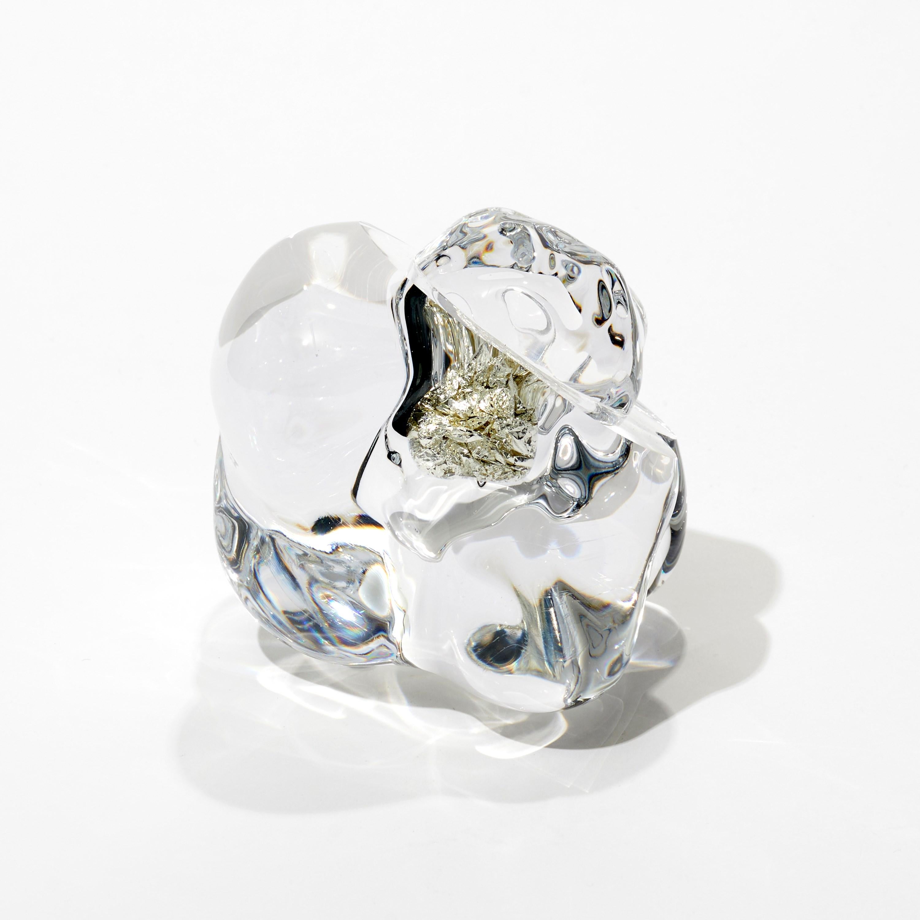 Britannico Erratic con foglia d'oro bianco 12ct, opera d'arte in vetro trasparente amorfo di Anthony Scala in vendita