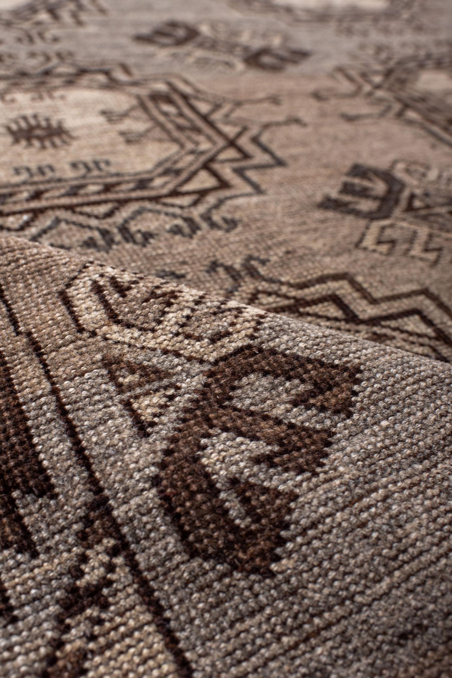 Laine Tapis afghan Ersari avec emblèmes tribaux Merv Guls en vente