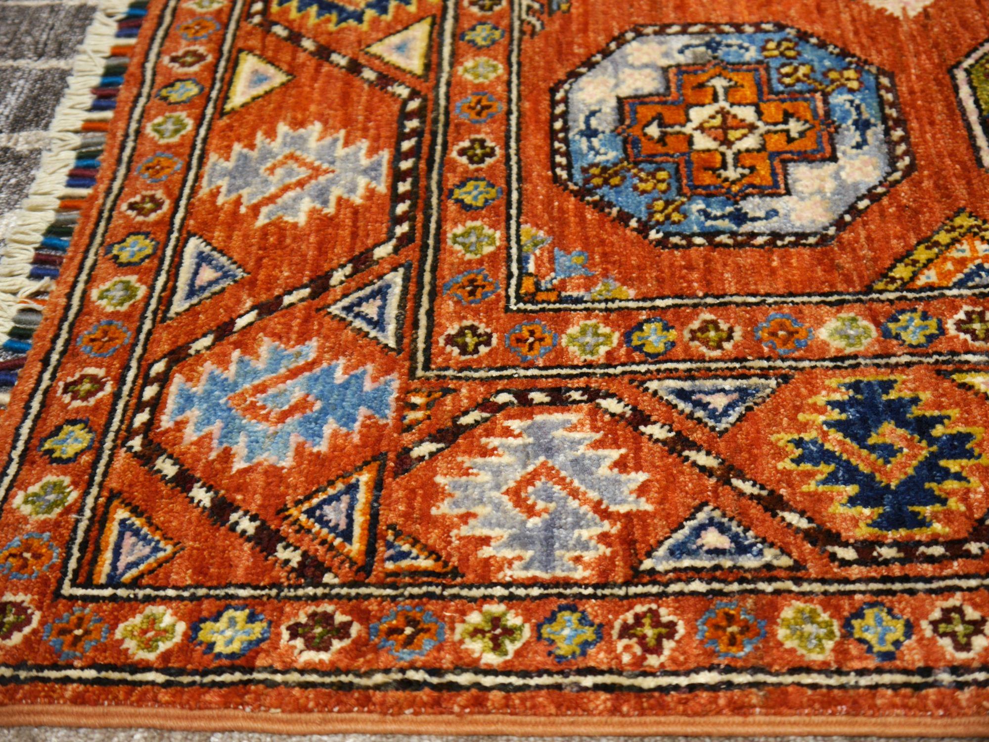 Ersari afghanischer Ersari-Teppich mit natürlichen Farbstoffen, handgeknüpft (Handgeknüpft) im Angebot