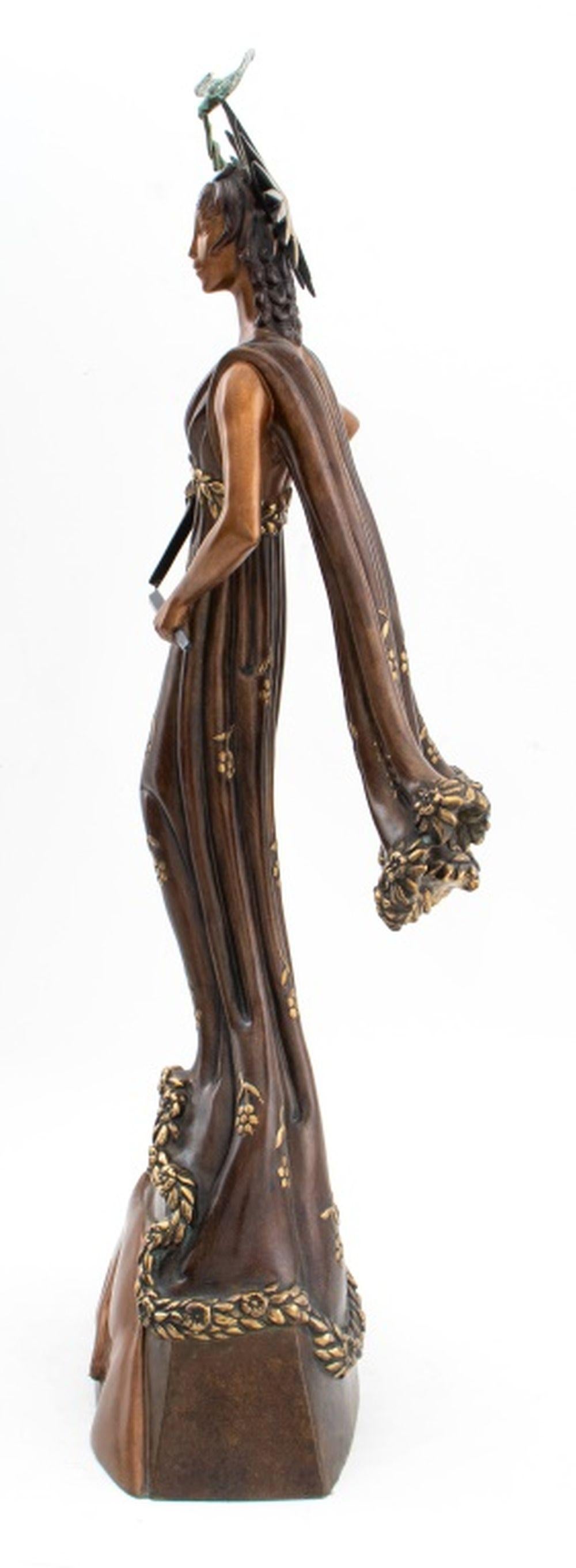 Escultura de bronce patinado 