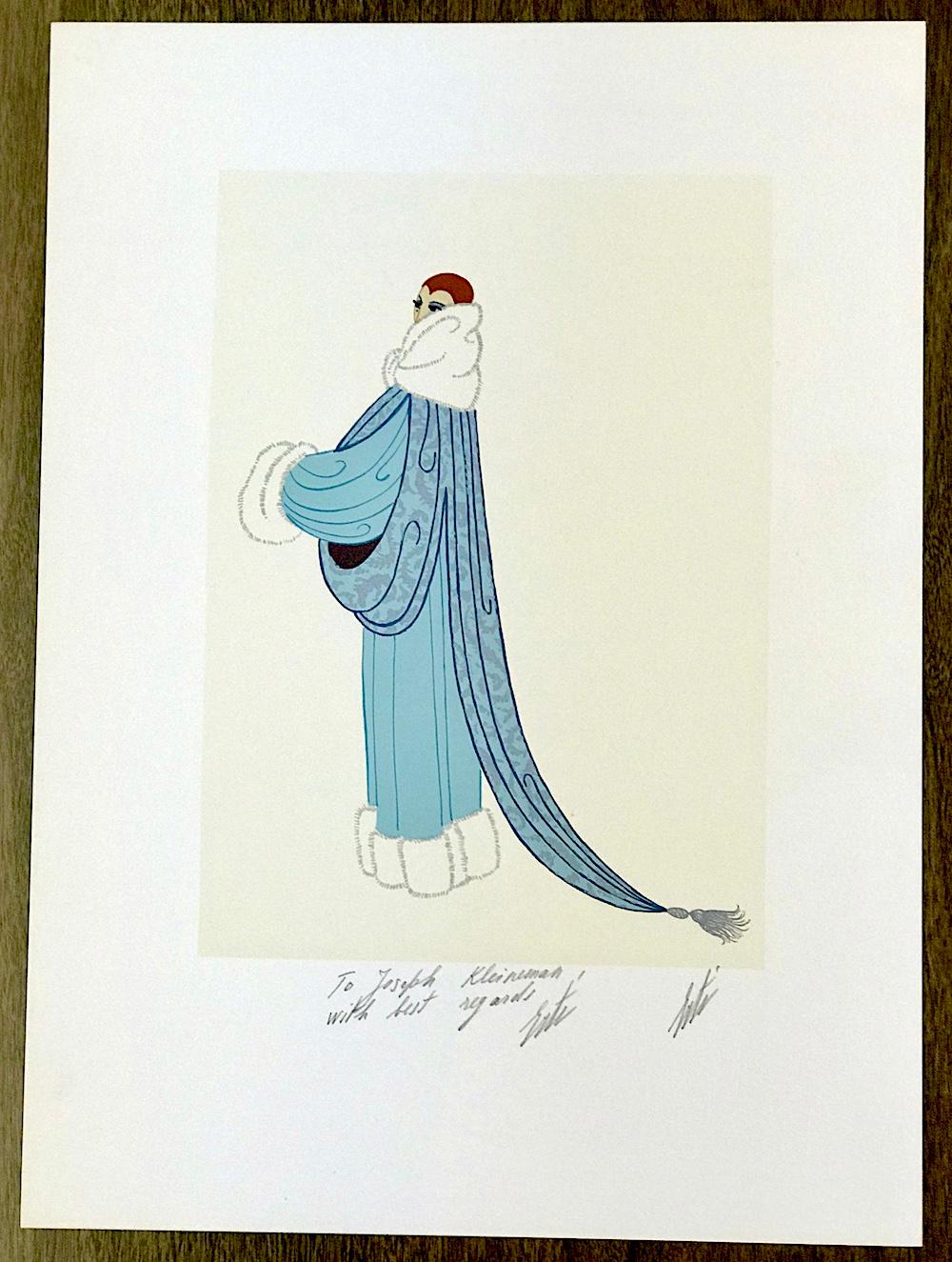 Signierte Lithographie von ELEGANCE, Modeillustration der 1920er Jahre, Art-Déco-Porträt (Grau), Figurative Print, von Erté