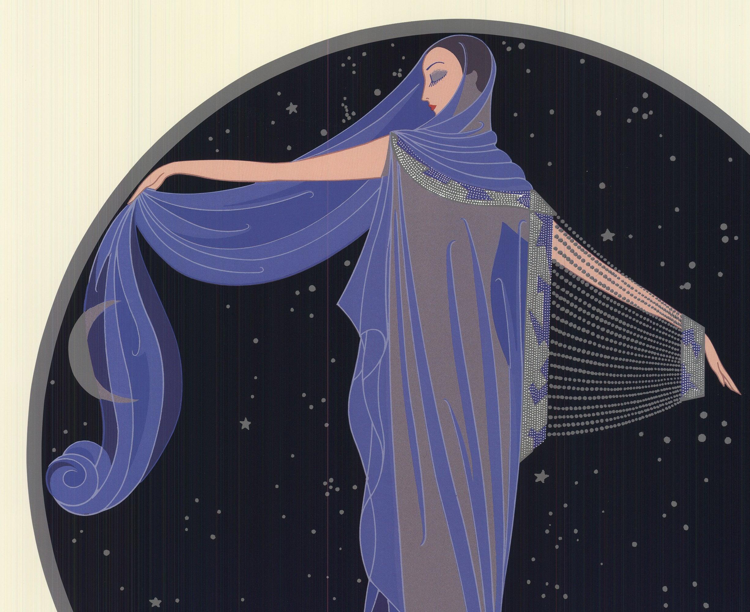 Esta encantadora reproducción titulada Luz de luna, de Erté, capta la serena belleza de una mujer sobre un fondo celeste, vestida con un delicado tejido que parece anunciar la llegada de la noche. La mujer está ataviada con prendas fluidas de color