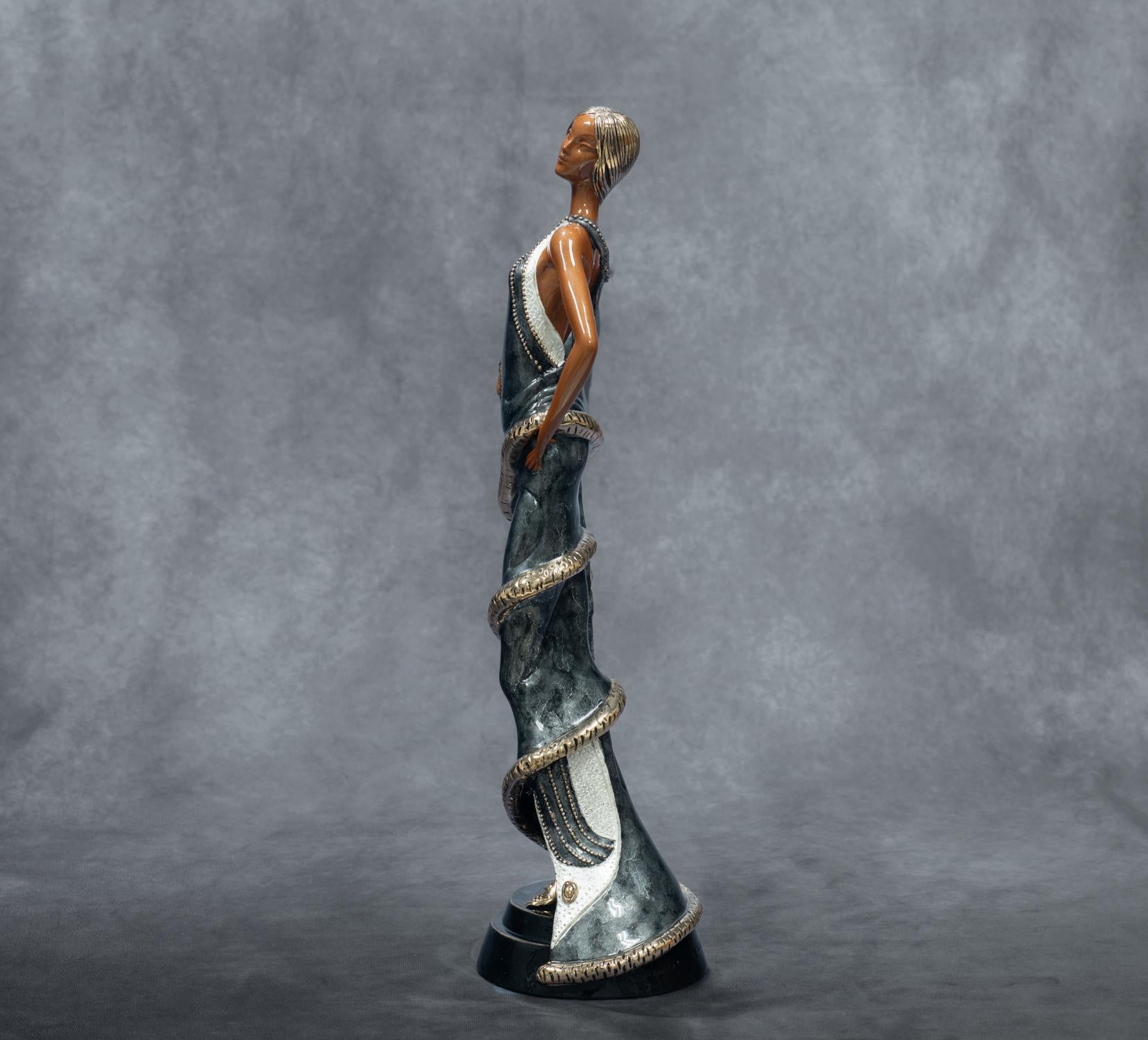 Manches en chinchilla - Art déco Sculpture par Erté