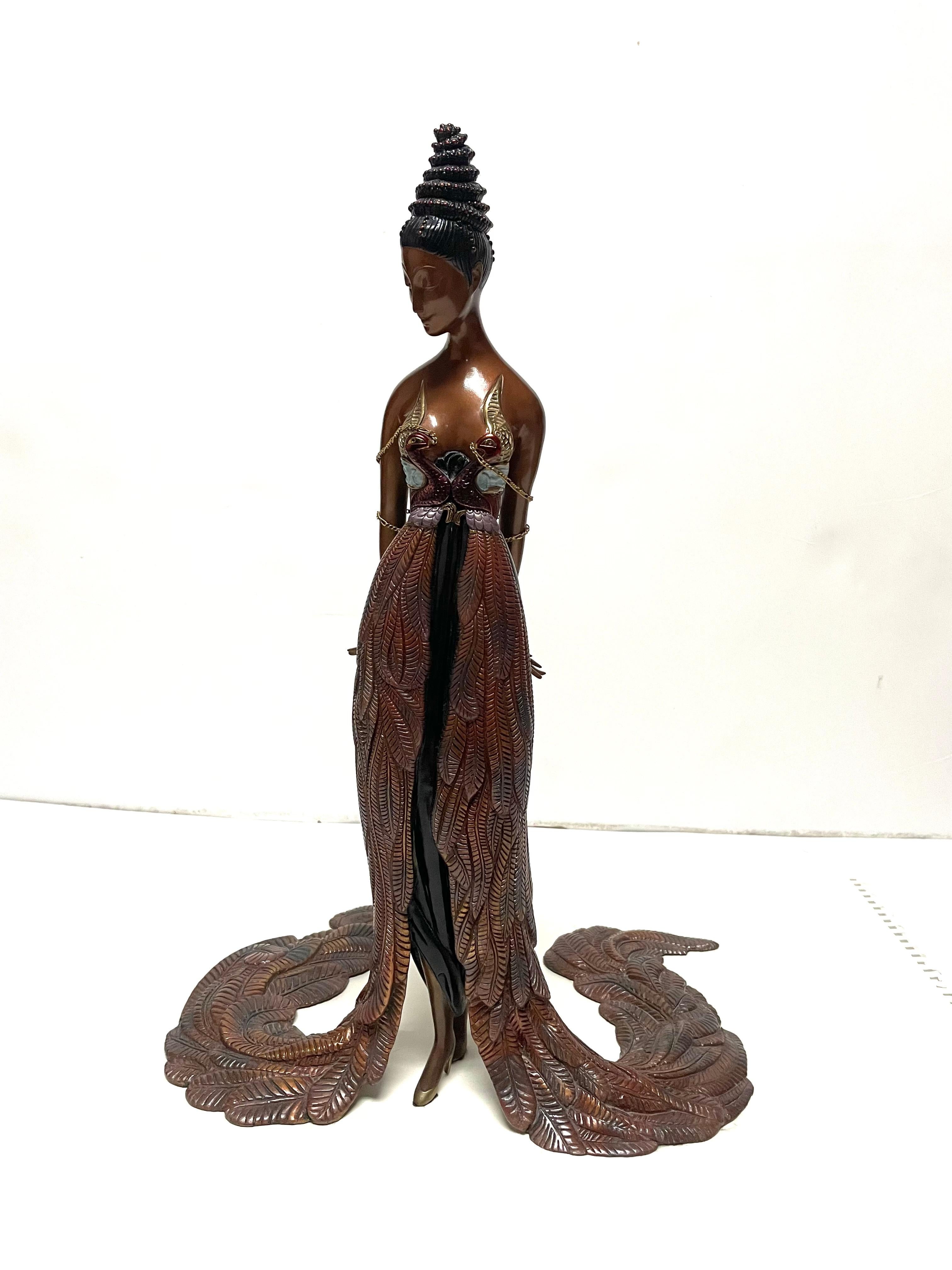 Federkleider – Sculpture von Erte - Romain de Tirtoff