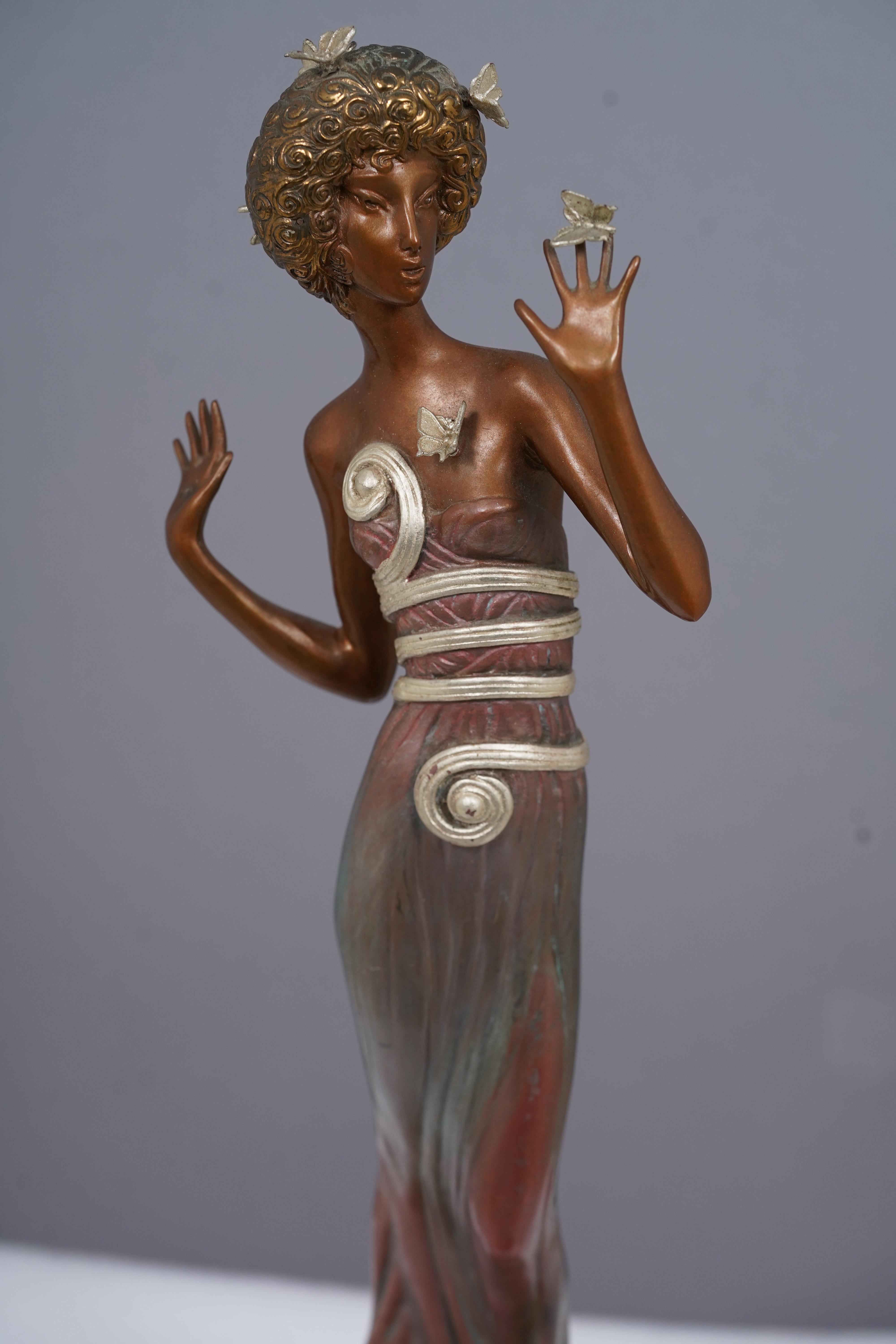 Portrait de femme en bronze original signé Art déco, édition limitée en vente 2