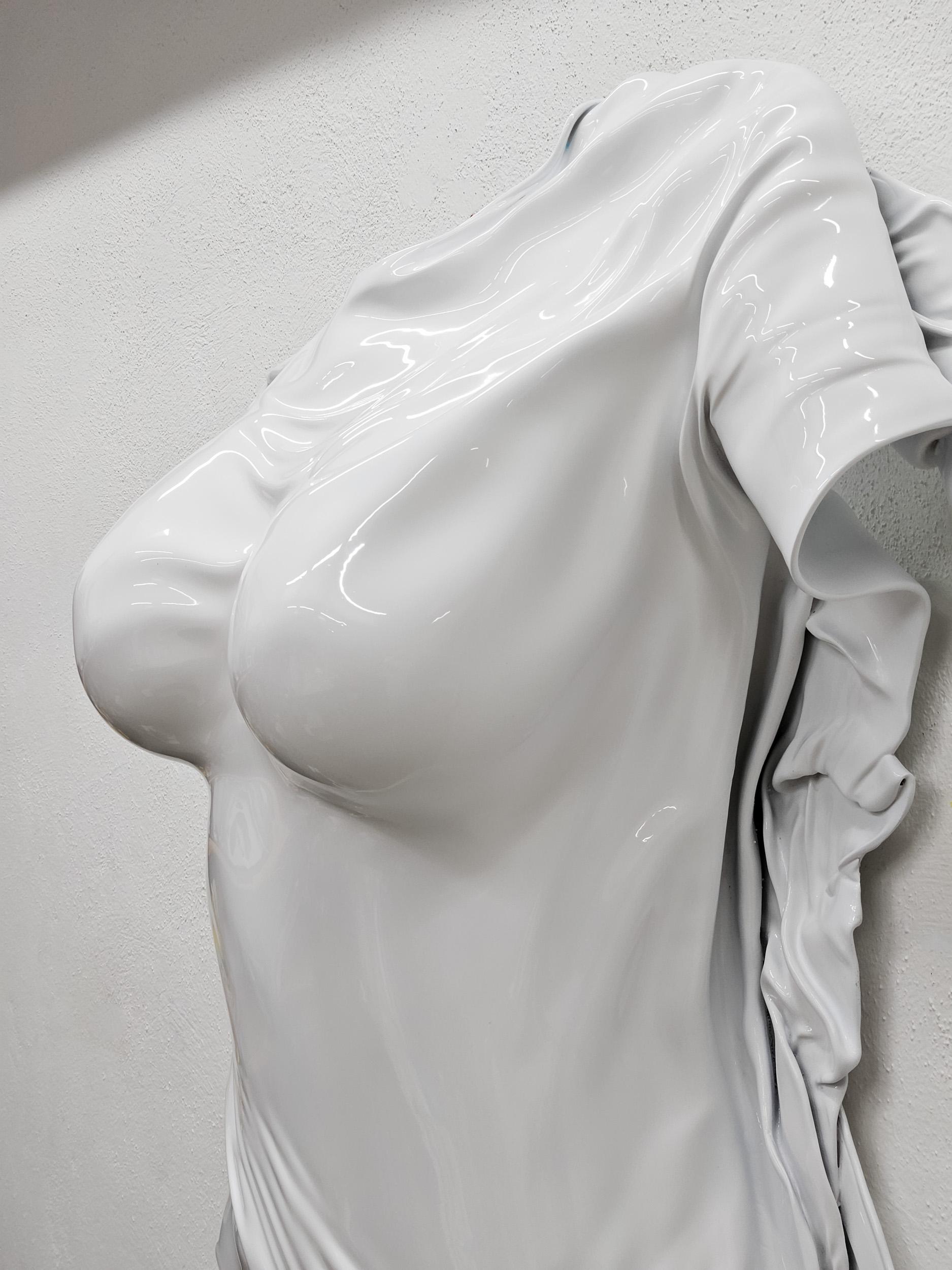 Sculpture murale blanche brillante Erus Divina en vente 3